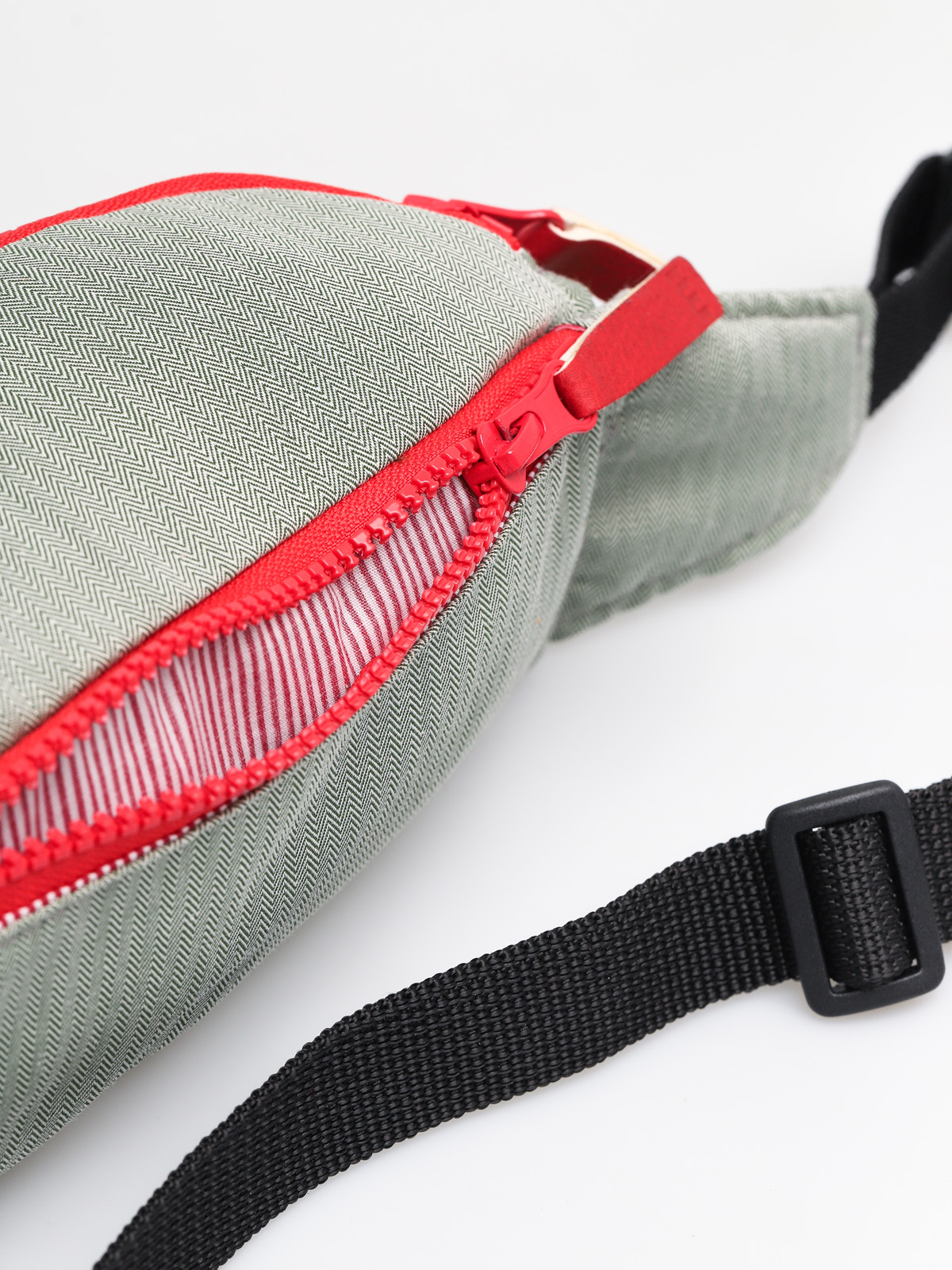 Övtáska Malita Alfa (green/red)