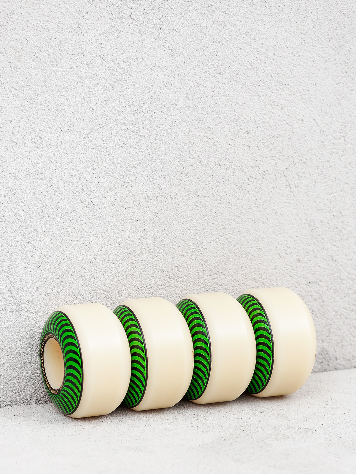 Spitfire F4 101 Classic Gördeszka kerék (green/white)