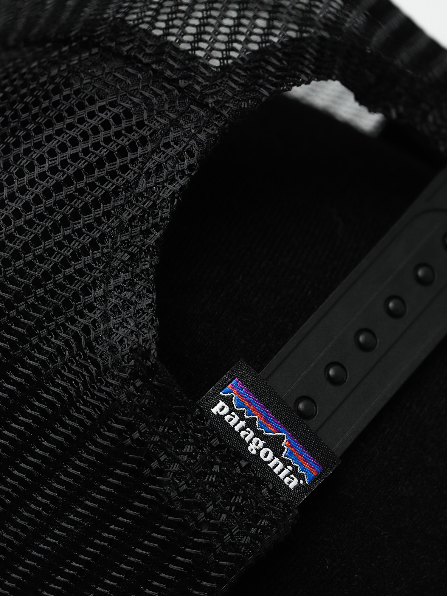 Baseball sapka Patagonia P6 Logo LoPro Trucker ZD (black)