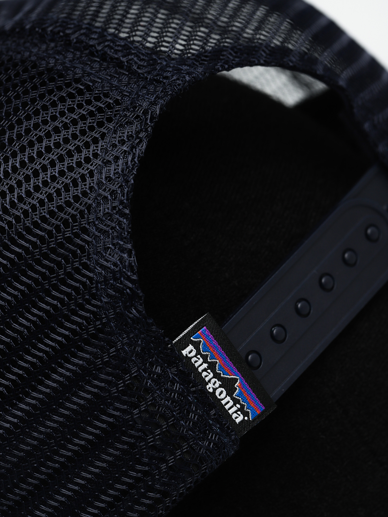 Baseball sapka Patagonia P6 Logo Trucker ZD (navy blue)