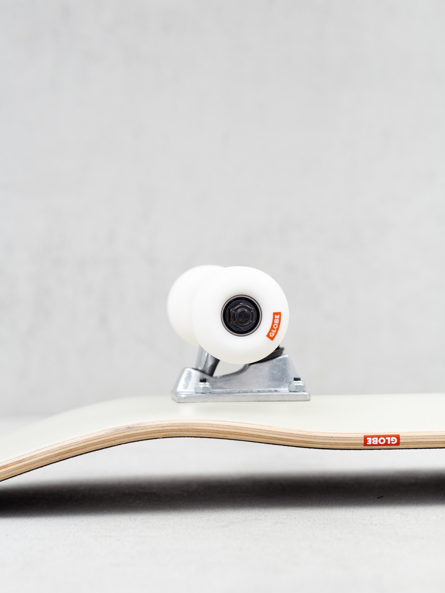 Gördeszka Globe Goodstock (off white)