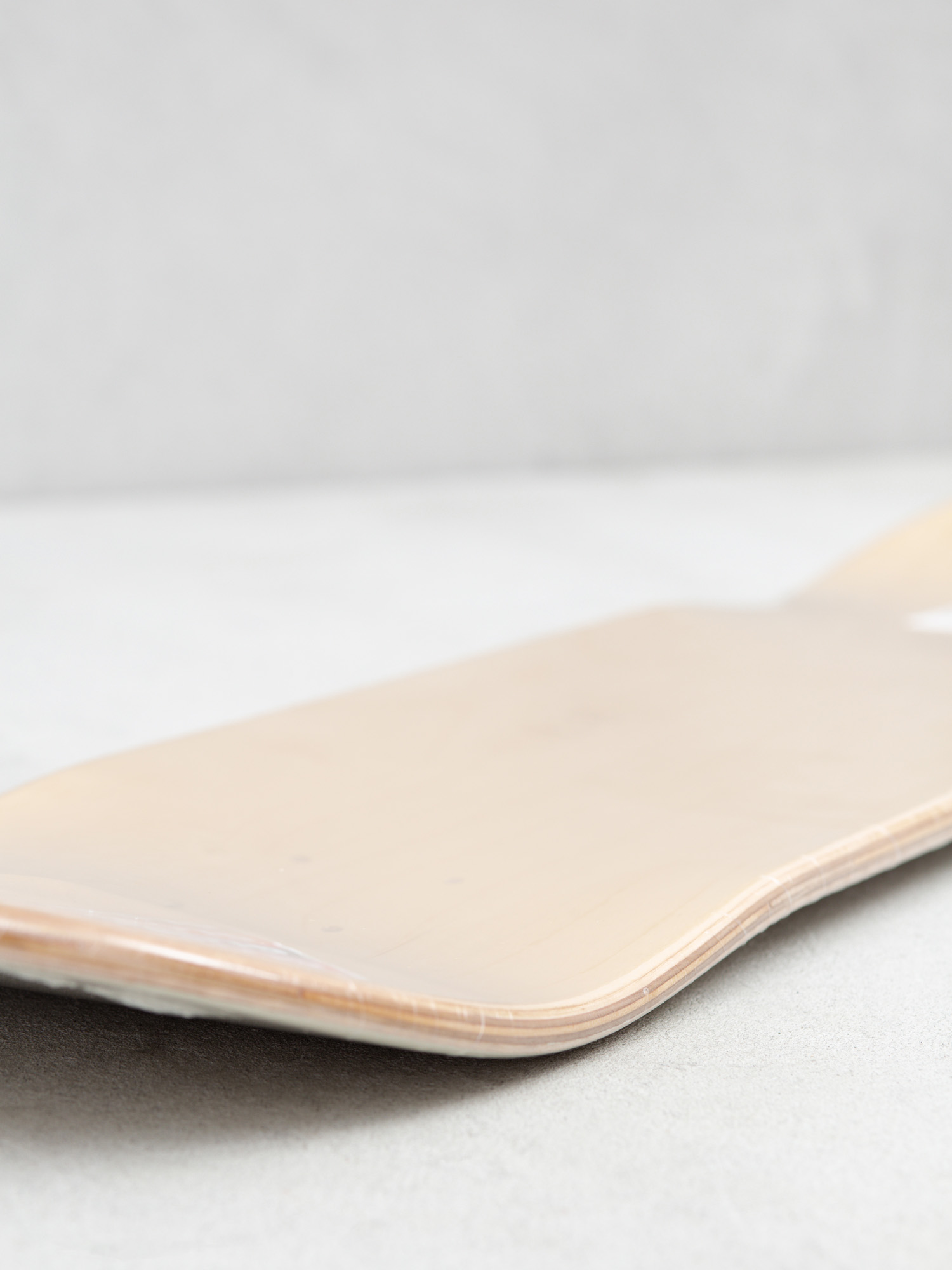 Deszka Globe Goodstock (off white)