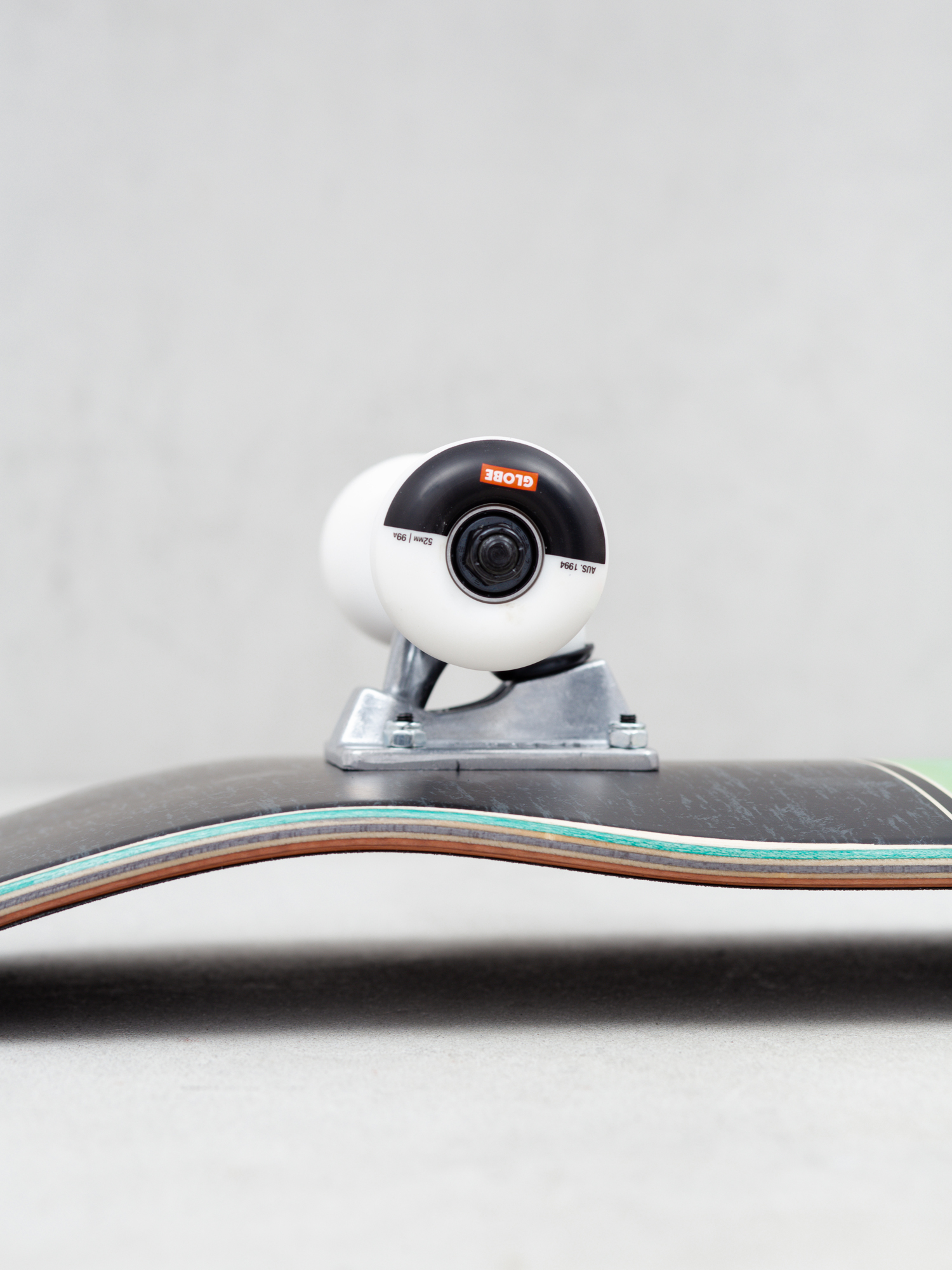 Gördeszka Globe G1 Supercolor (black/pond)