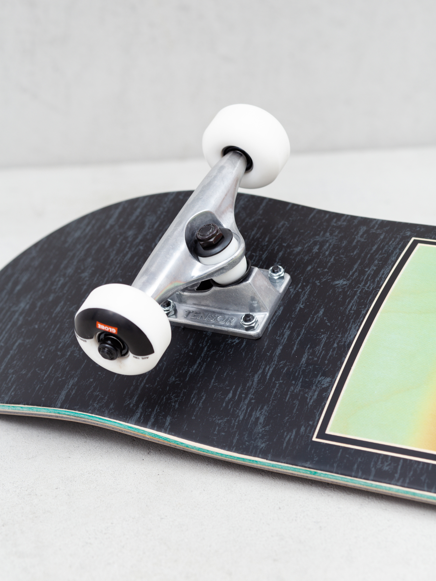 Gördeszka Globe G1 Supercolor (black/pond)