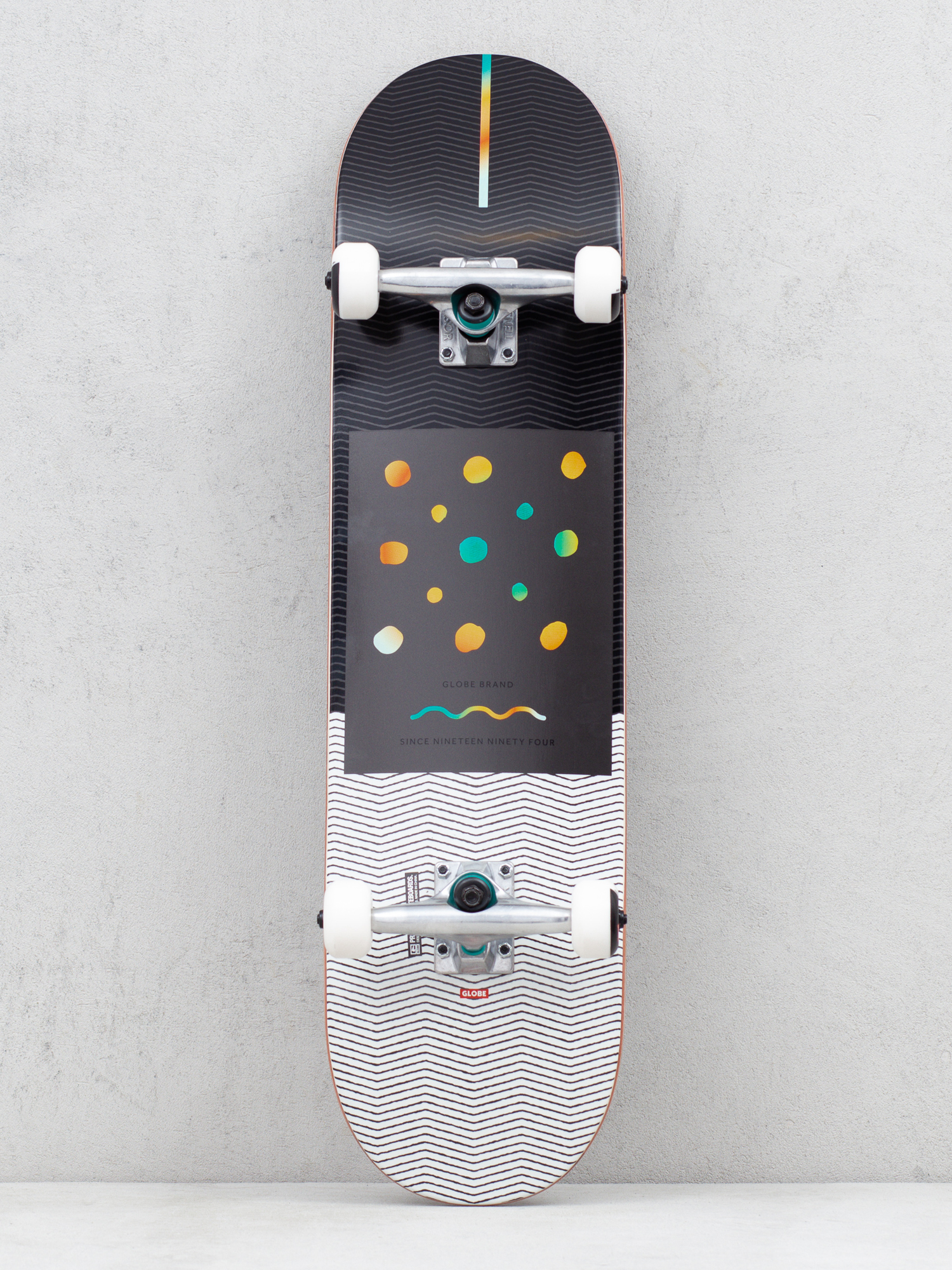 Globe G1 Nine Dot Four Komplett gördeszka (black white)