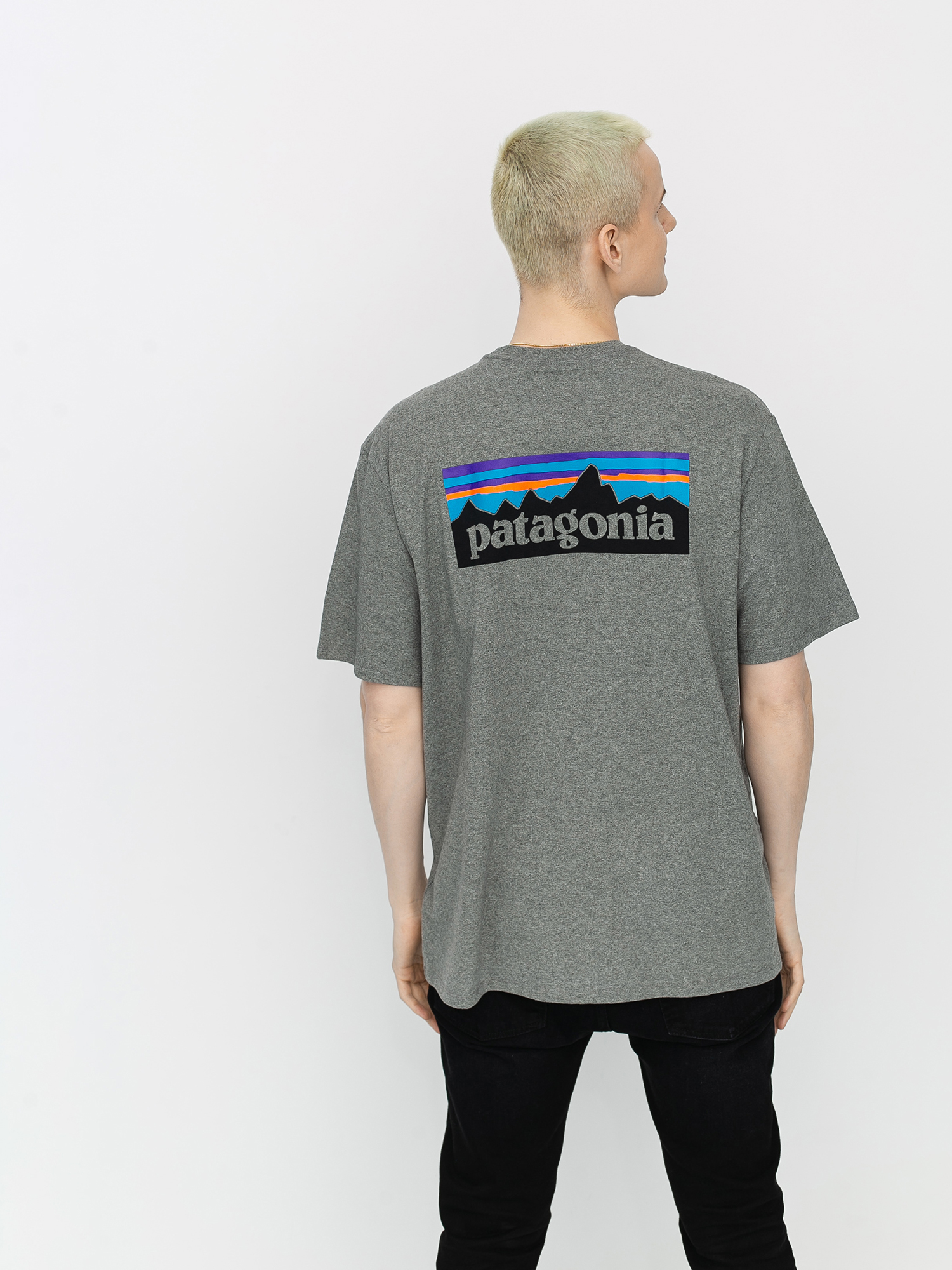 Patagonia P6 Logo Responsibili Ujjatlan felsu0151 (gravel heather)