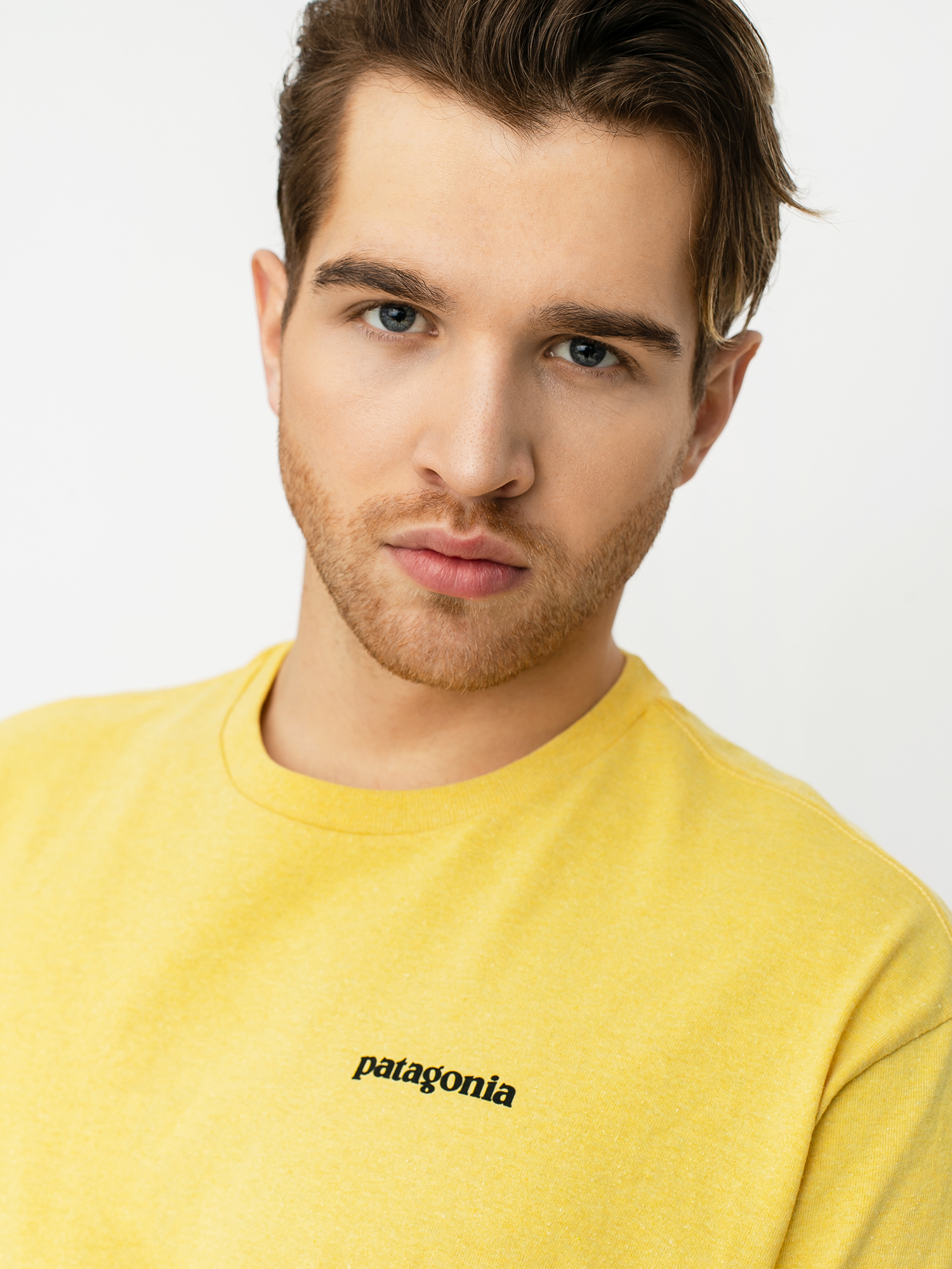 Ujjatlan felső Patagonia P6 Logo Responsibili (surfboard yellow)