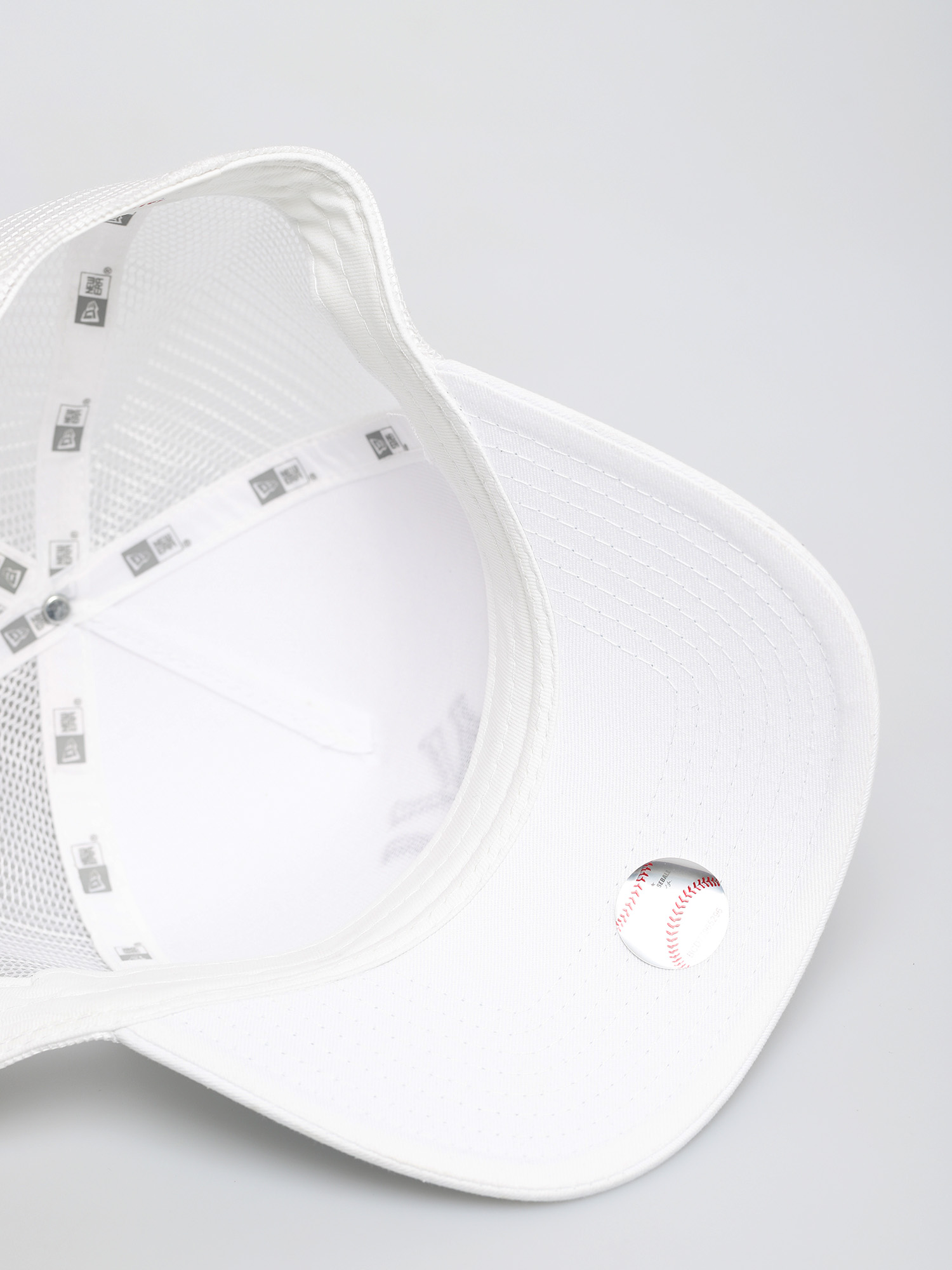 Baseball sapka New Era Essential Aframe Trucker ZD (new york yankees whi)