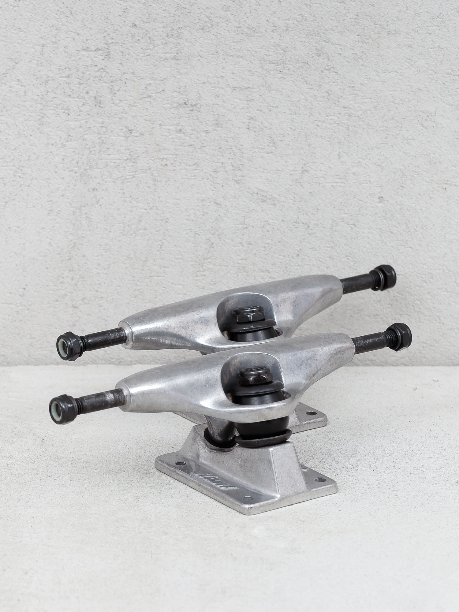 Globe Slant Standard Gördeszka felfüggesztés (raw finish)