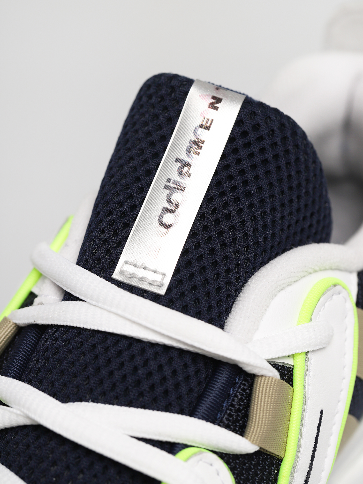 Cipők adidas Originals Eqt Gazelle (collegiate navy/gold met./solar yellow)