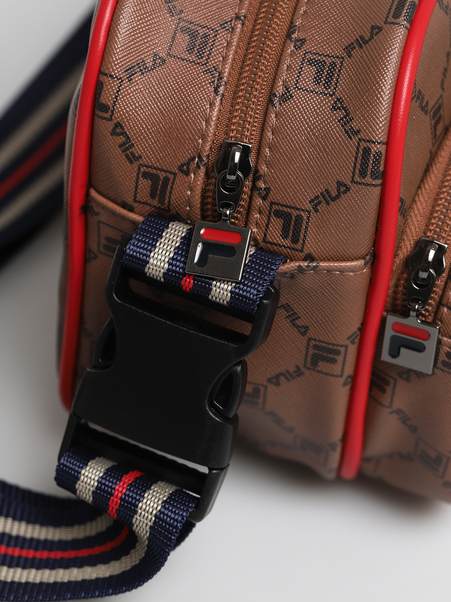 Fila Shoulder Bag New Twist (allover thrush coffee bean)