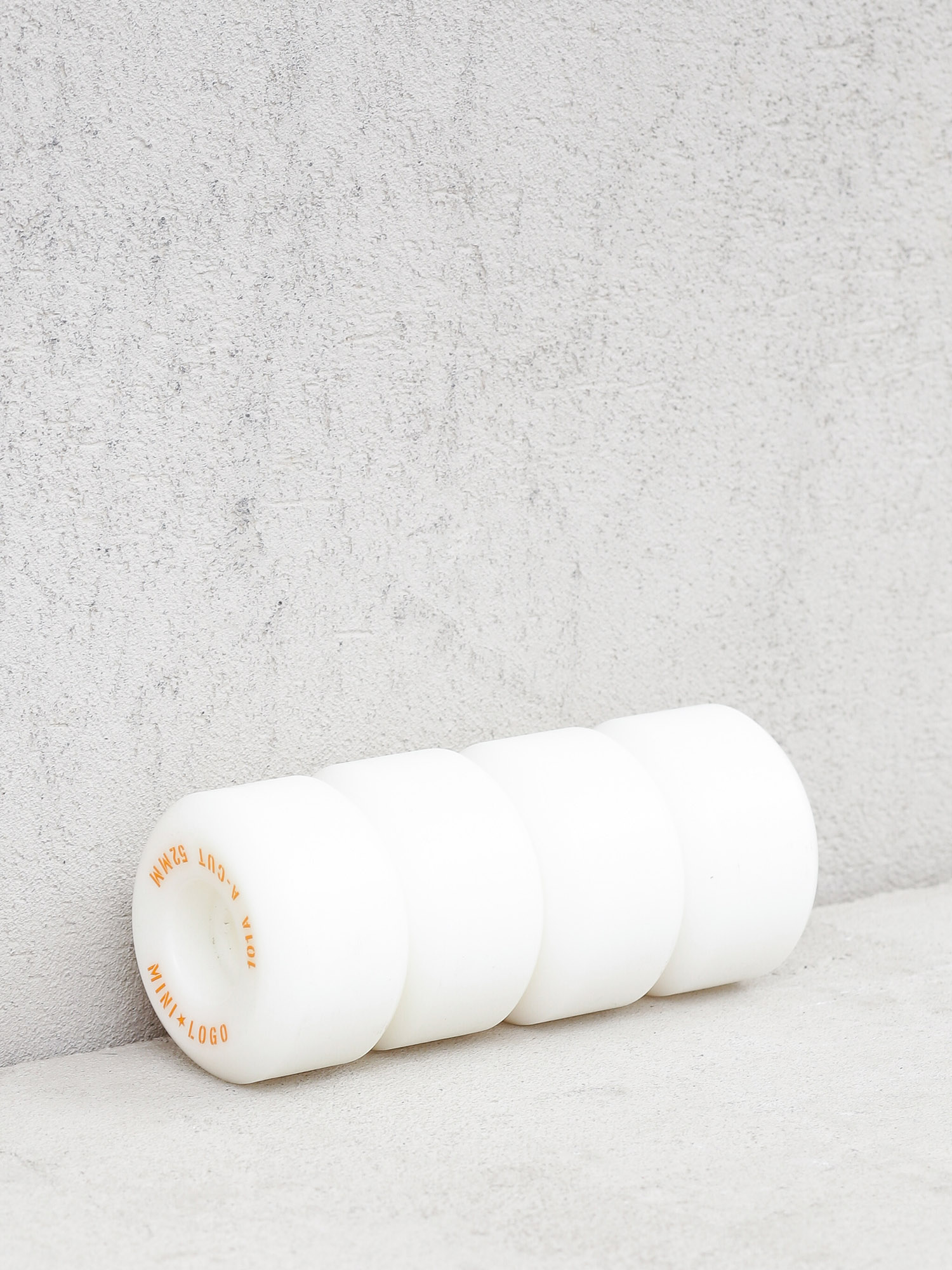 Minilogo A Cut 2 Gördeszka kerék (white)