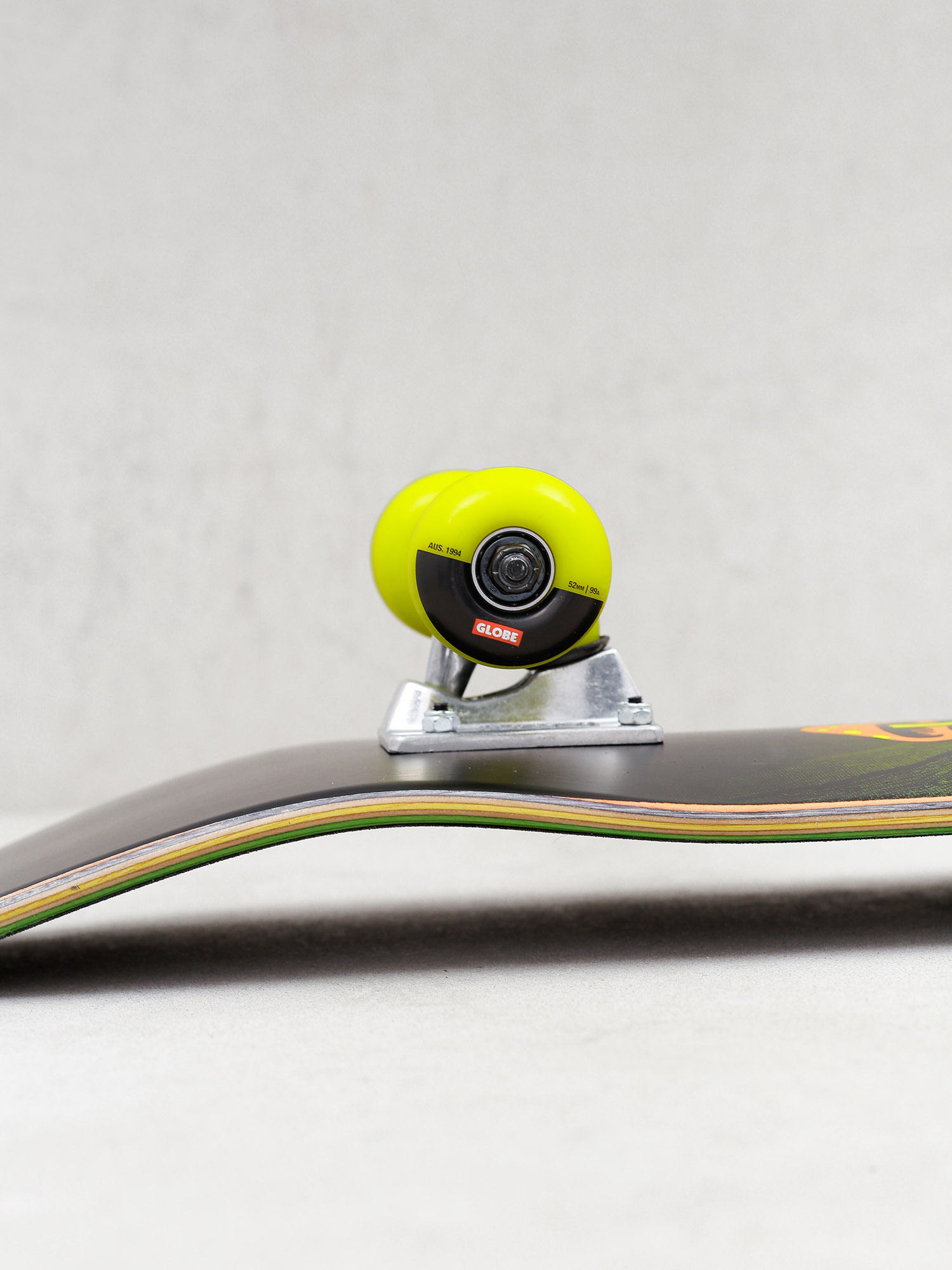 Globe G1 Nature Walk Komplett gördeszka (black/toxic yellow)