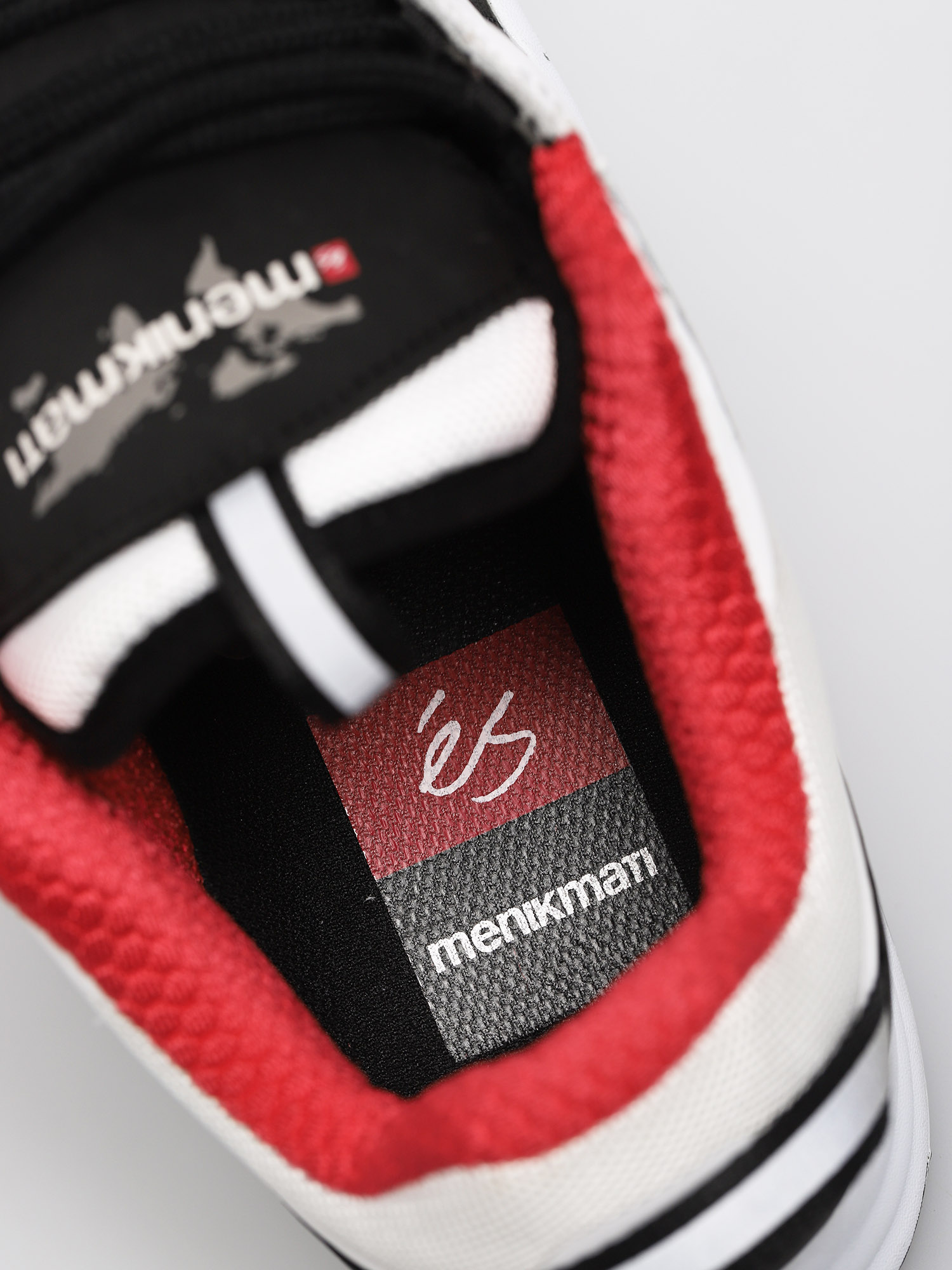 eS Evant X Menikmati Cipők (white/black)