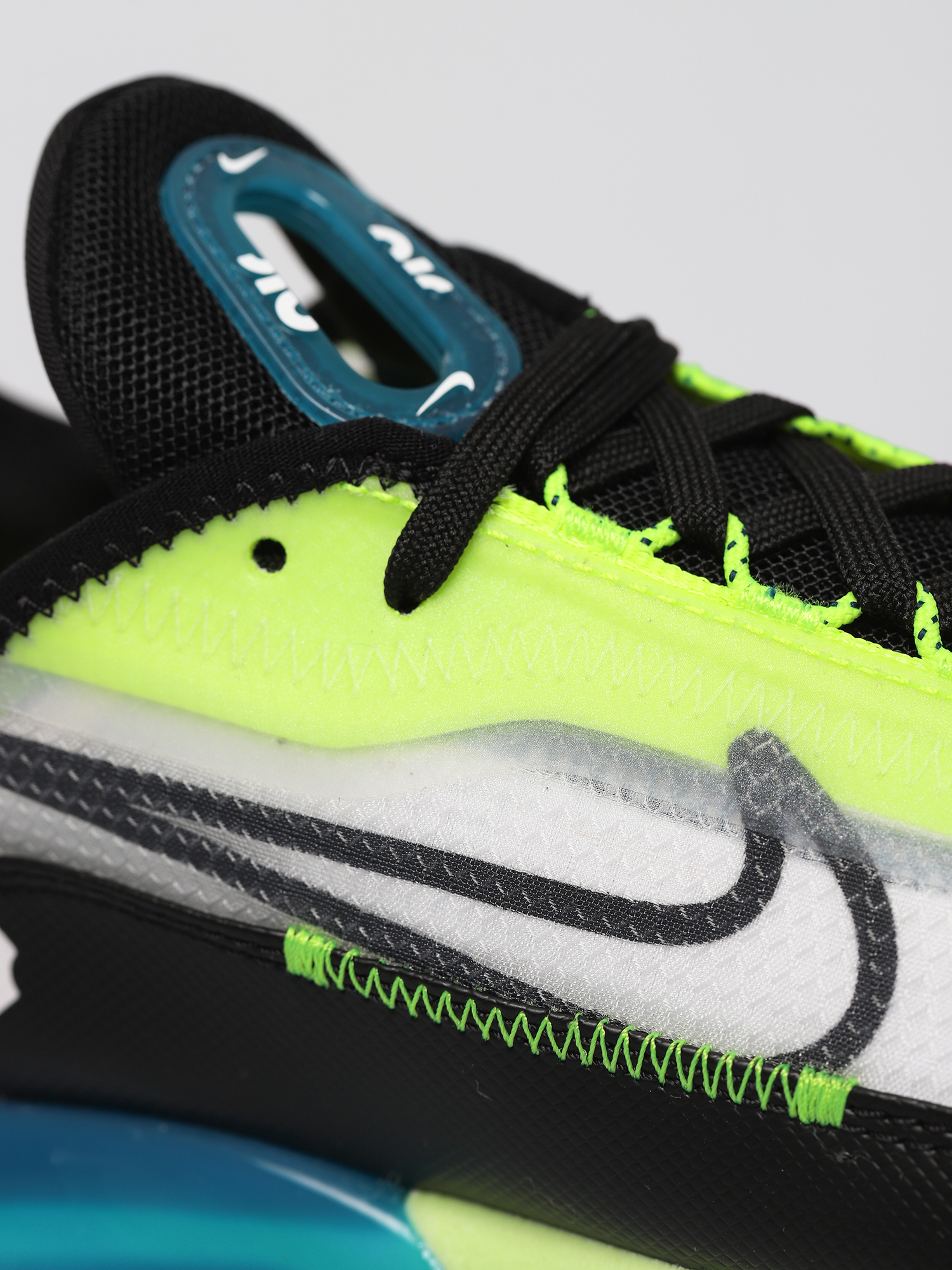 Nike Air Max 2090 Wmn Cipők (white/black volt valerian blue)