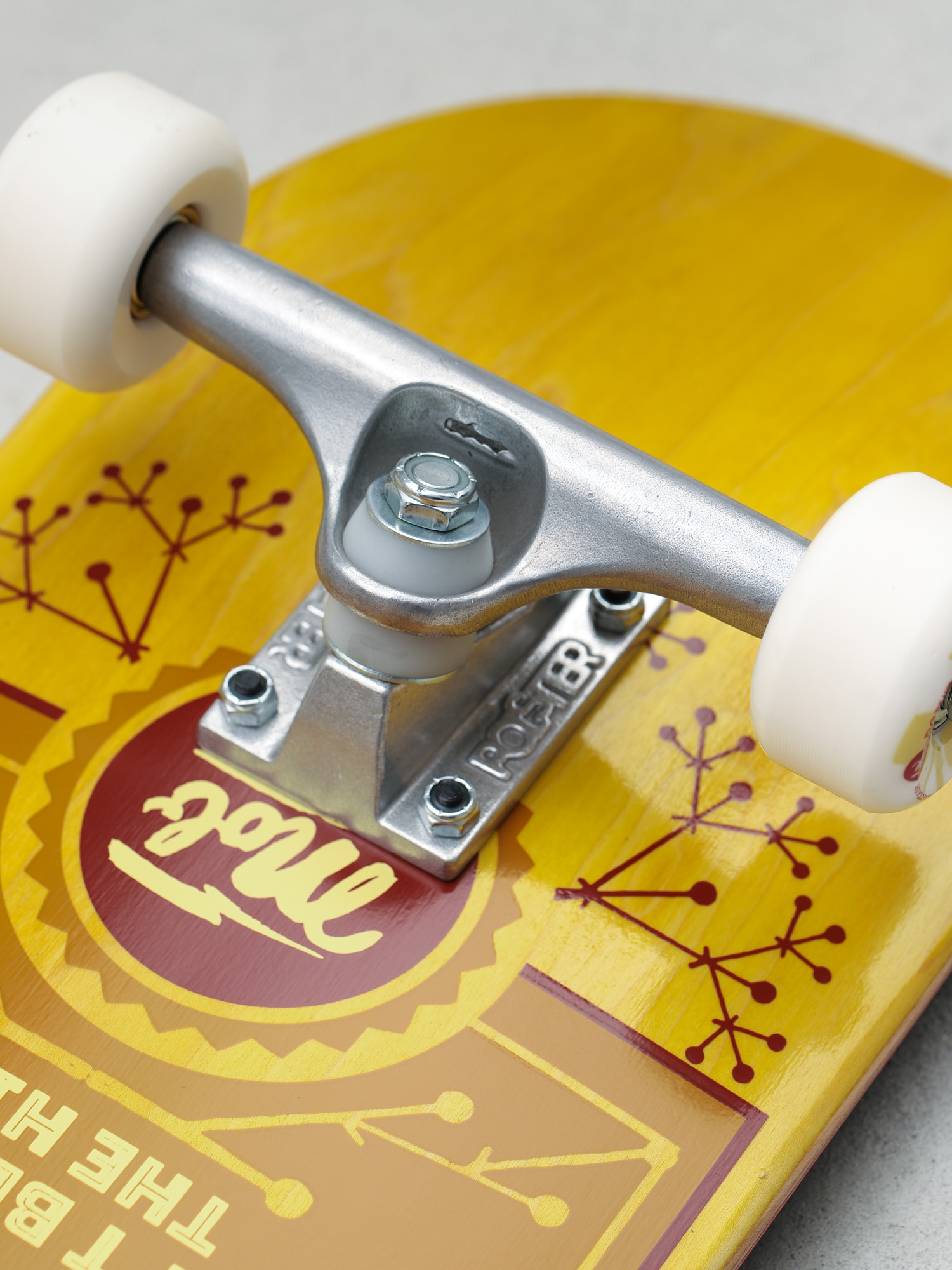 Mob Skateboards Bee Komplett gördeszka (yellow)