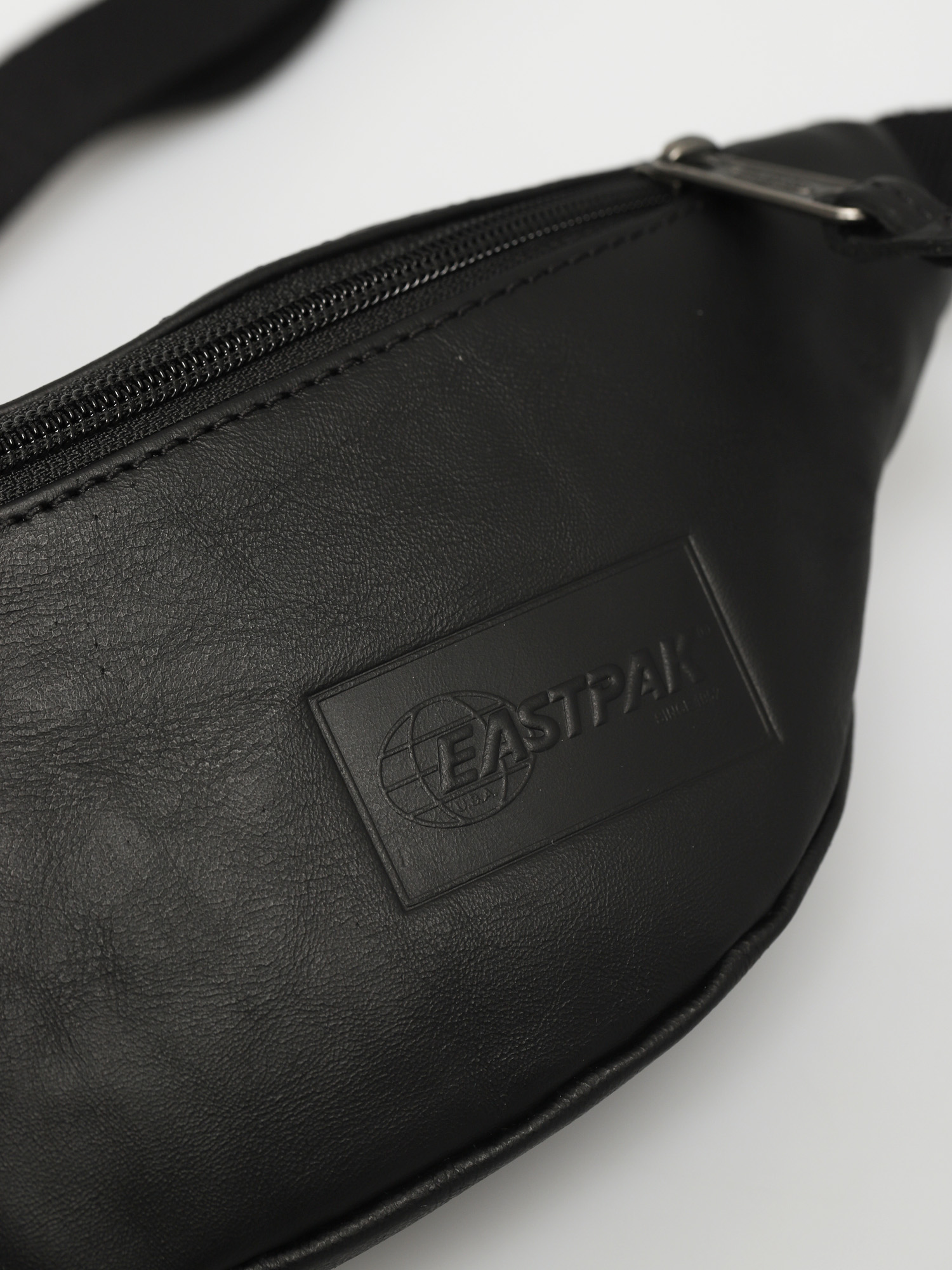 Eastpak Springer Övtáska (black ink leather)