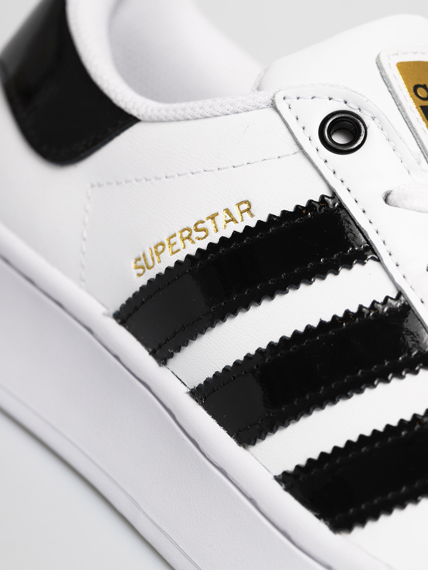 Cipők adidas Originals Superstar Bold Wmn (ftwwht/cblack/goldmt)