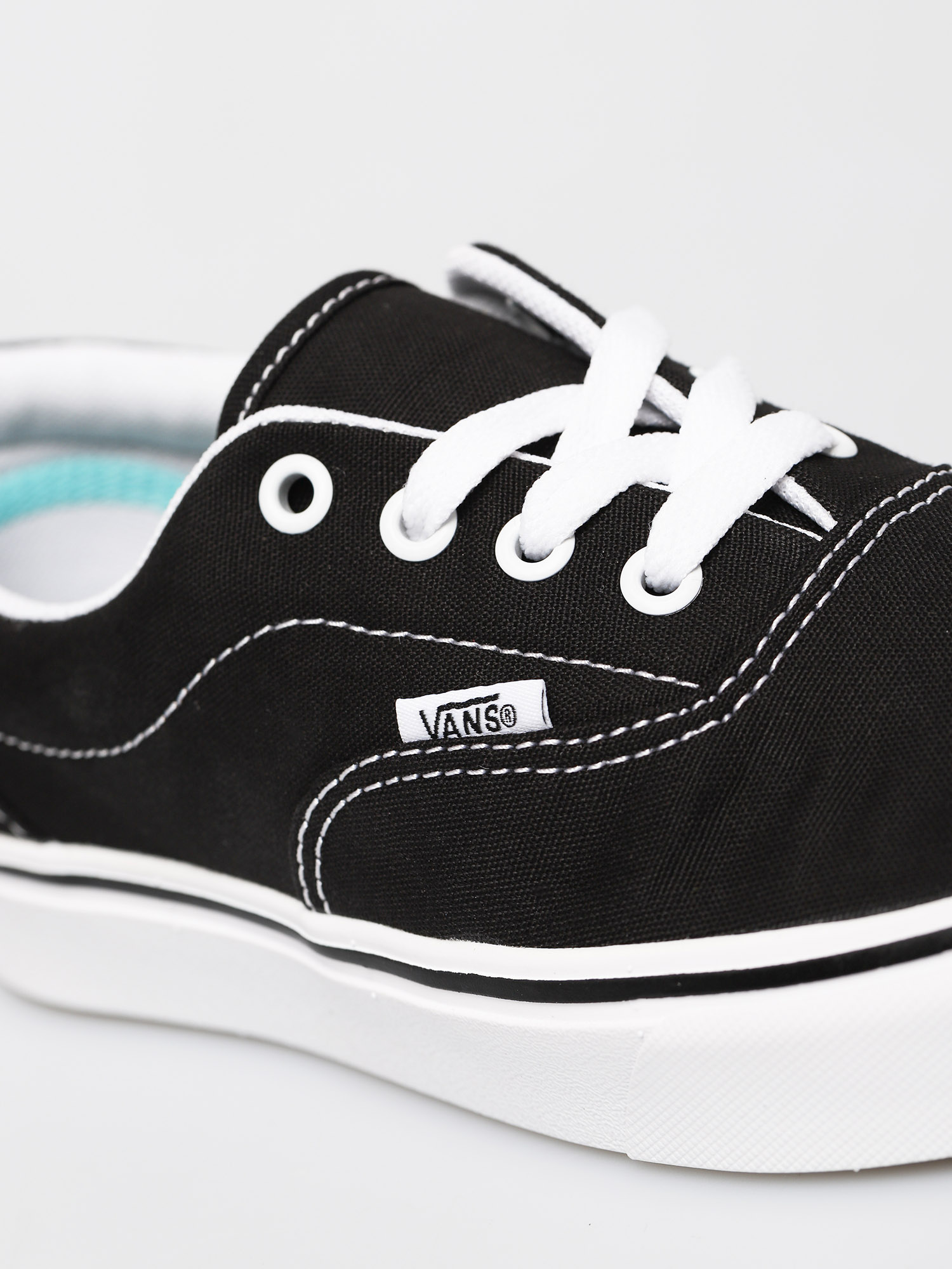 Vans ComfyCush Era Cipők (classic black)