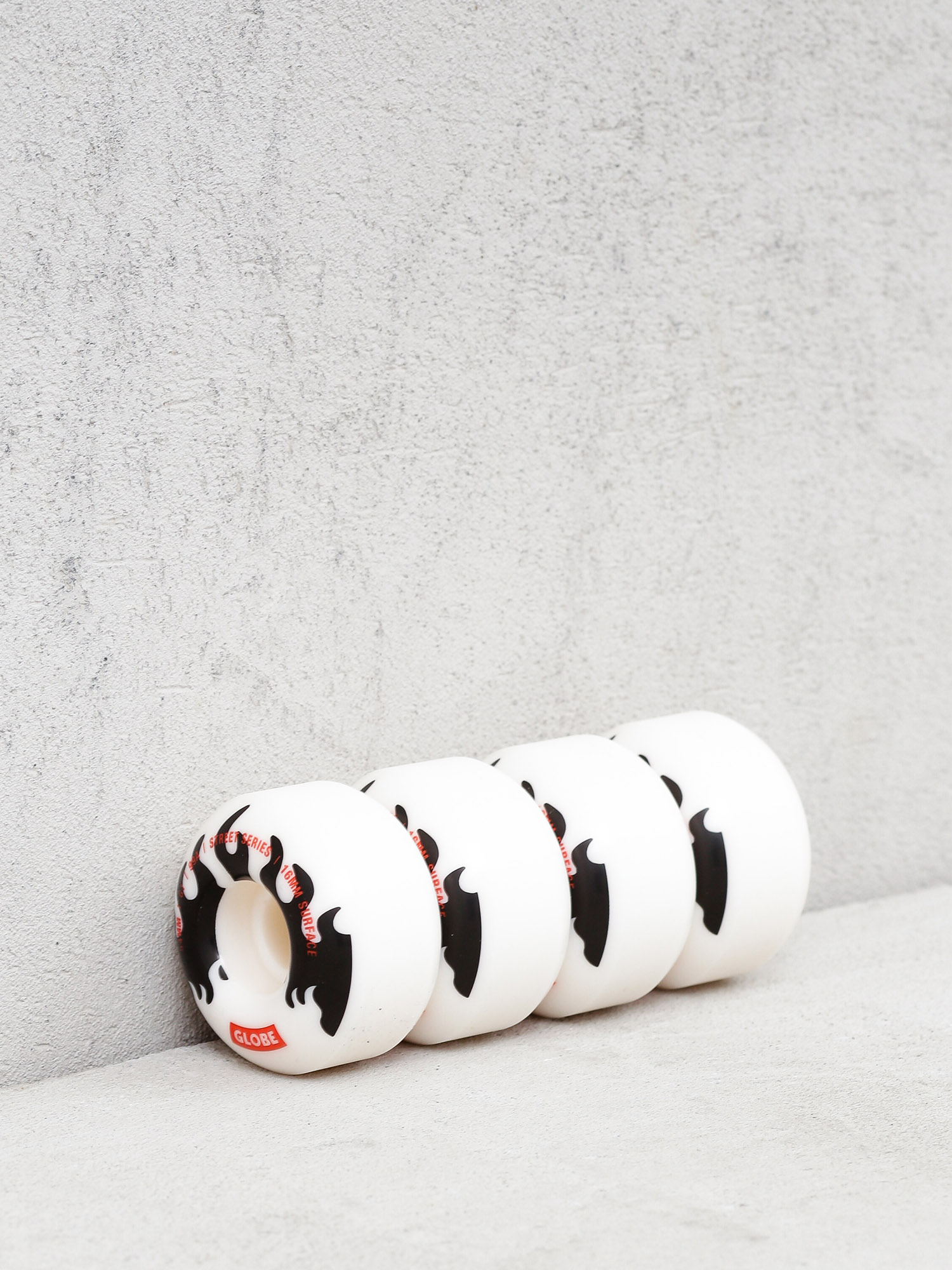 Globe Kerekek G1 (white/black/flames)