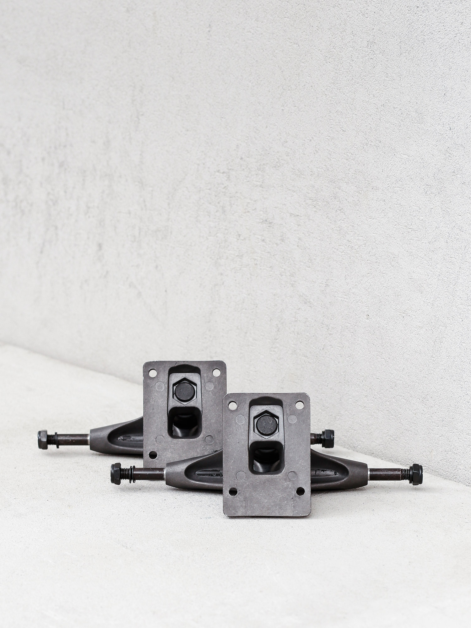 Globe Slant Standard Gördeszka felfüggesztés (black)