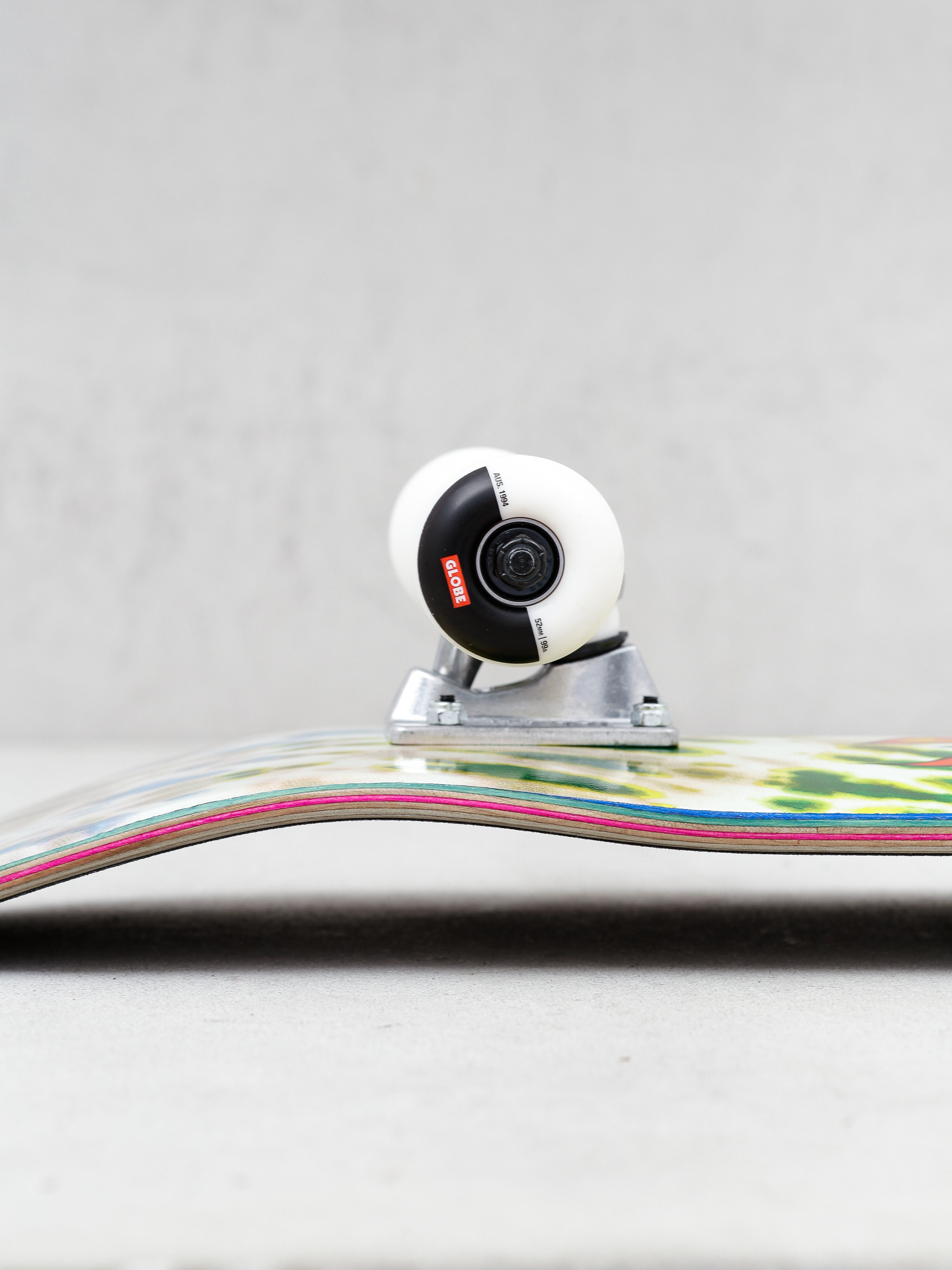 Gördeszka Globe G1 Ablaze (tie dye)