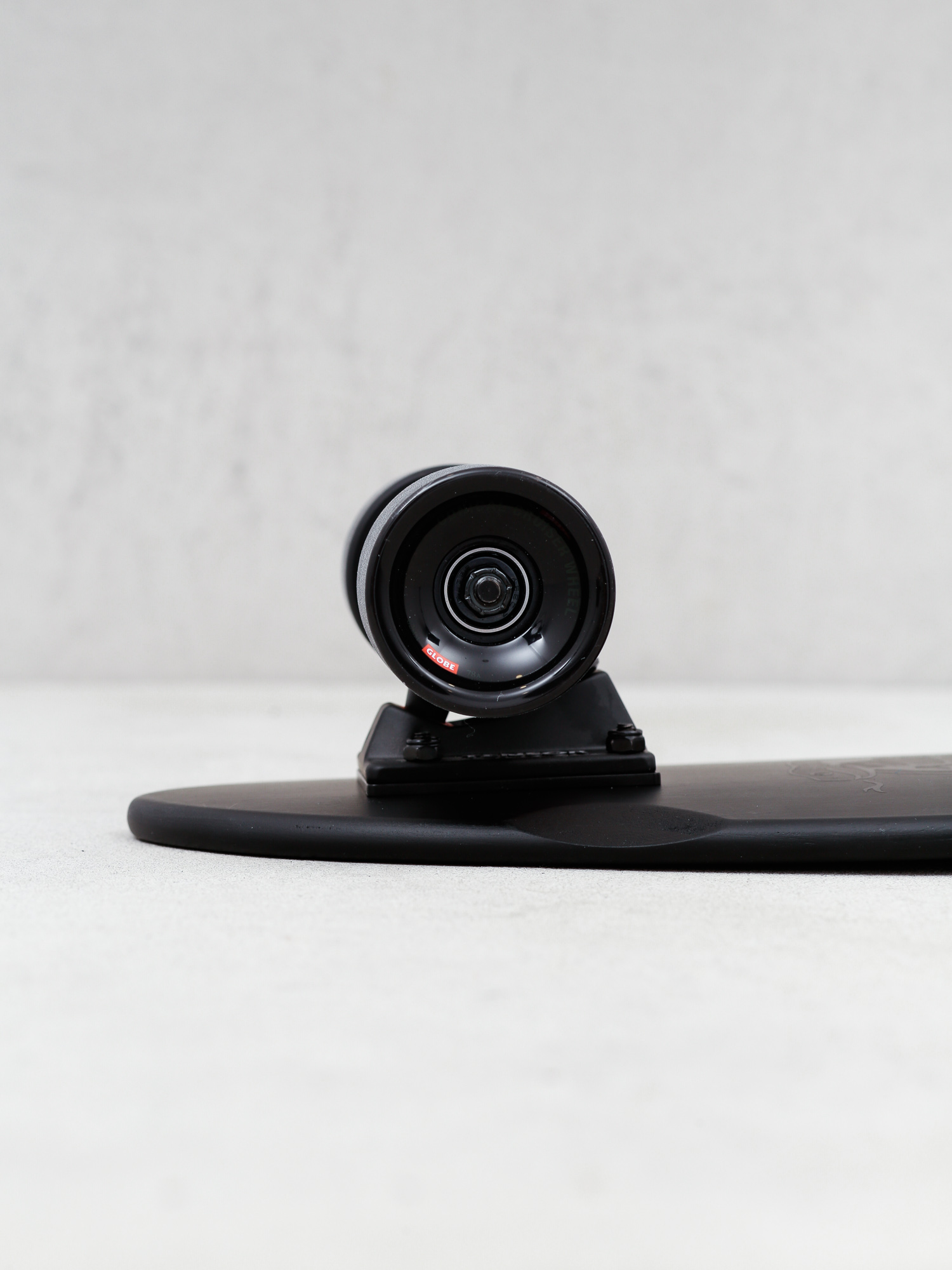 Cruiser Globe Blazer (black the f out)