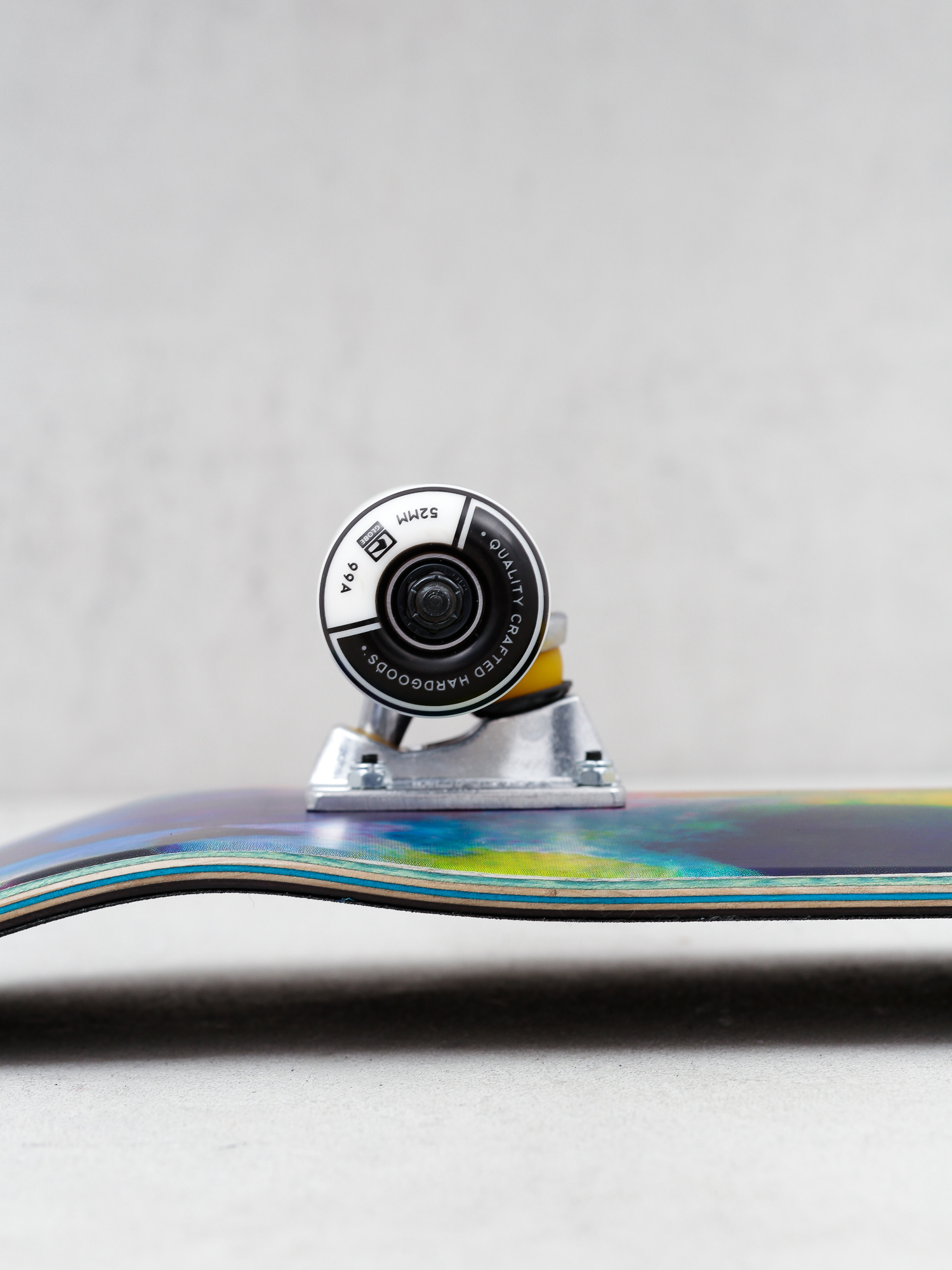 Gördeszka Globe G1 Full On (color bomb)