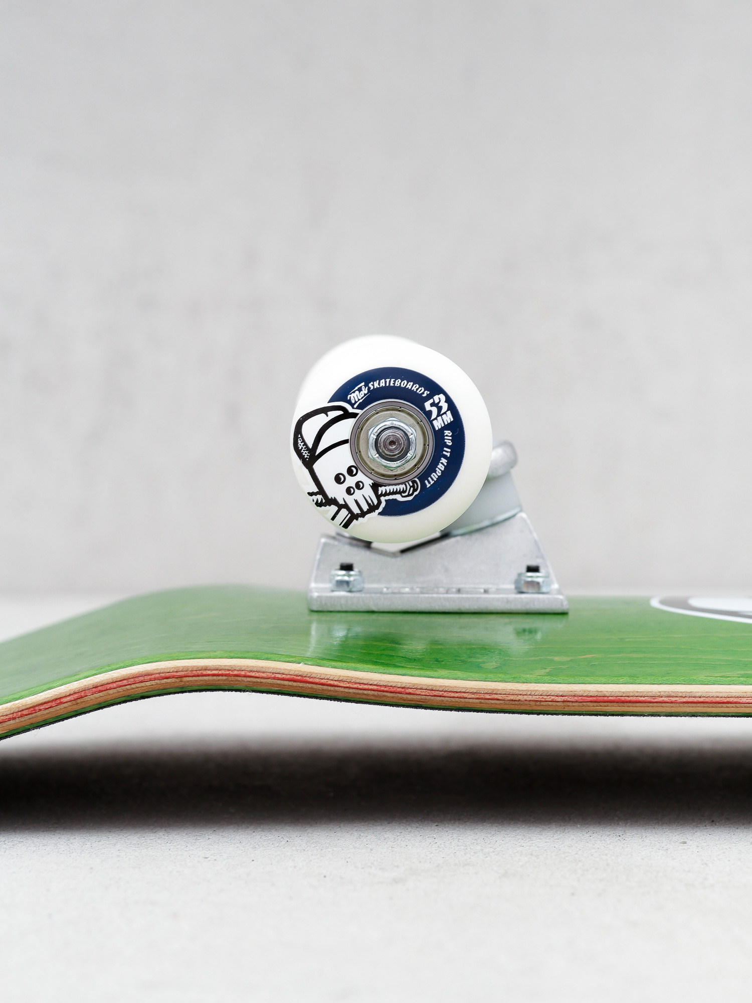 Mob Skateboards Skull Komplett gördeszka (green)
