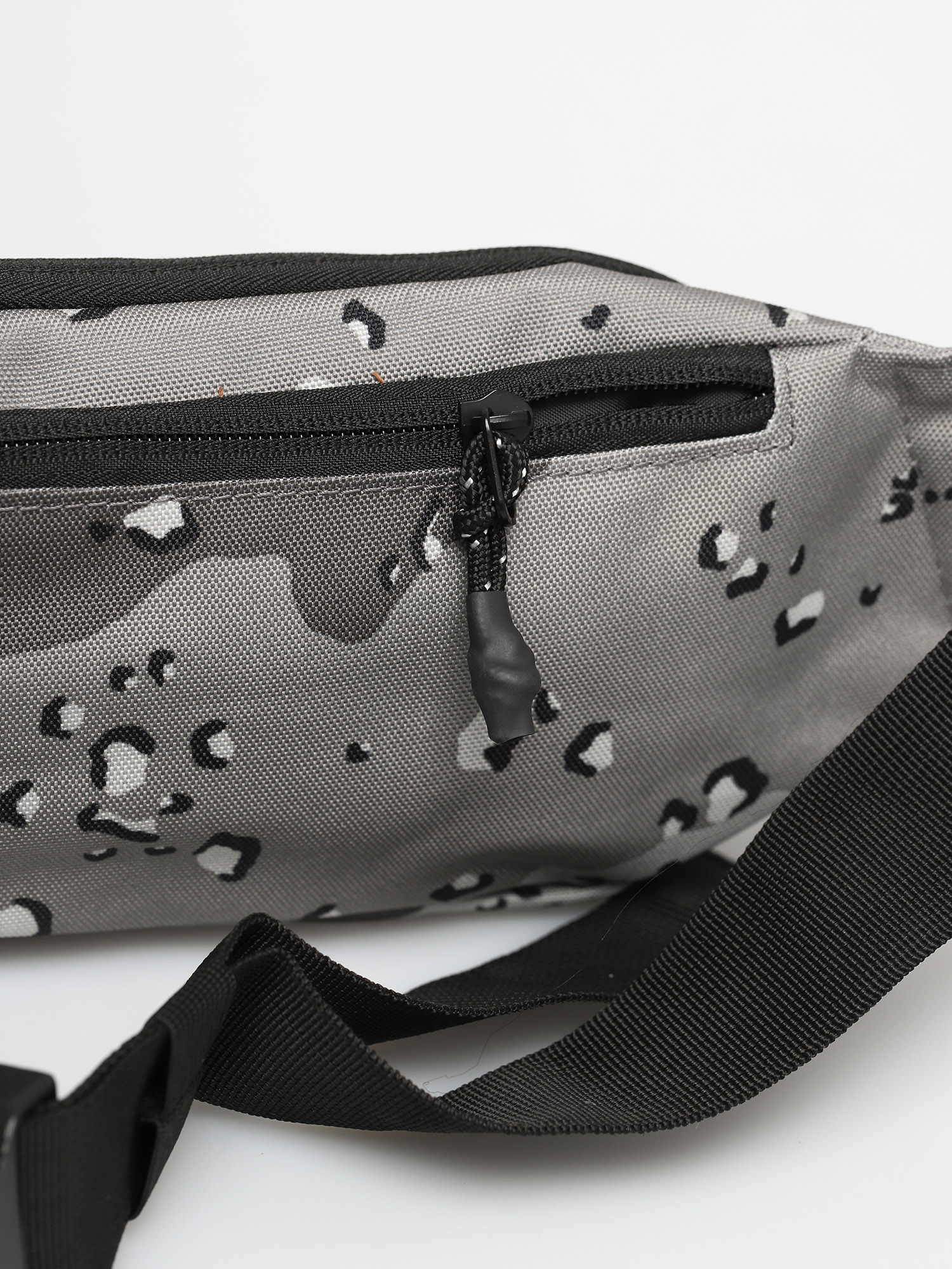 DC Tussler 2 Övtáska (frost chip camo)