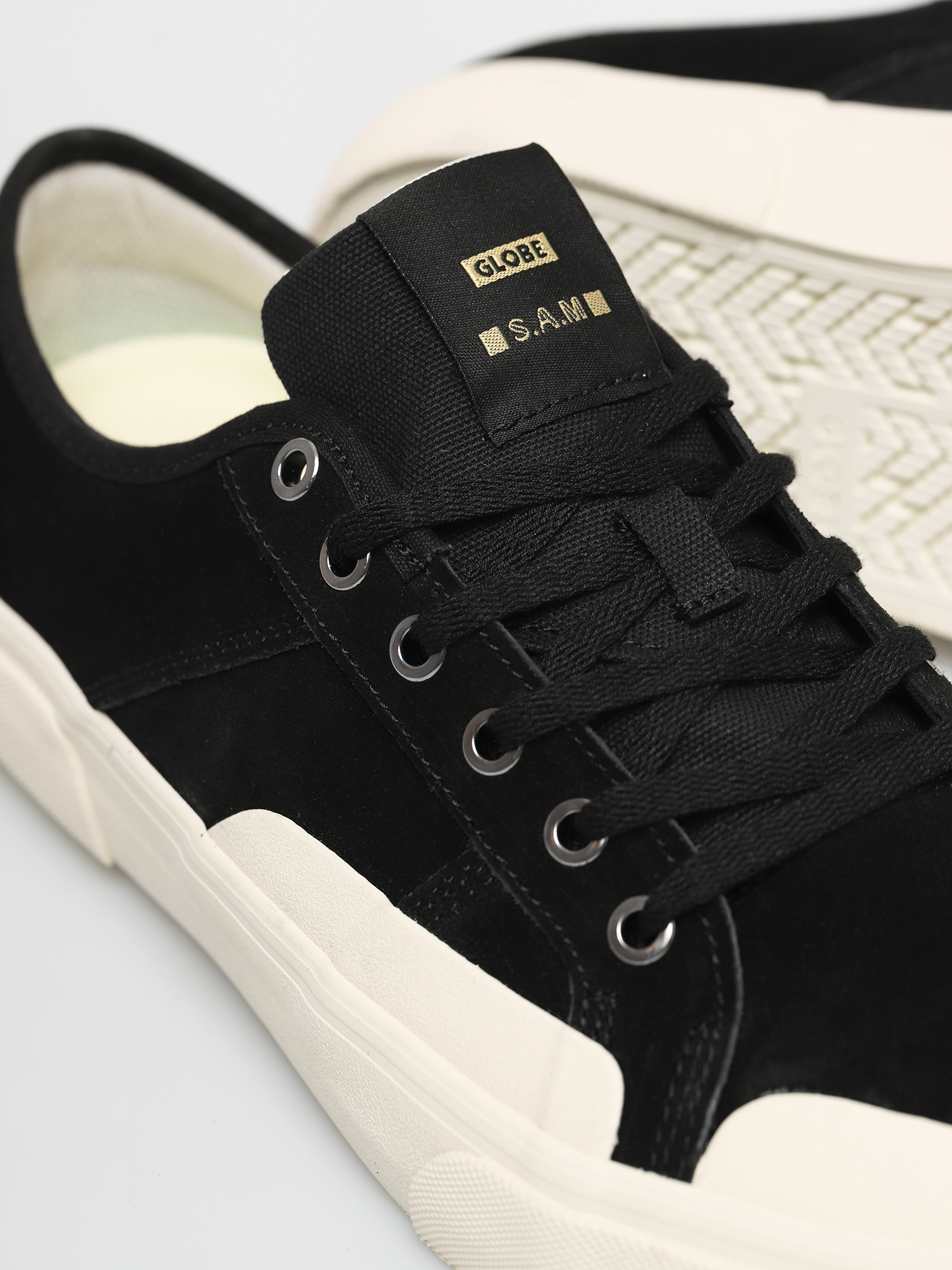 Globe Surplus Cipők (black/cream/montano)