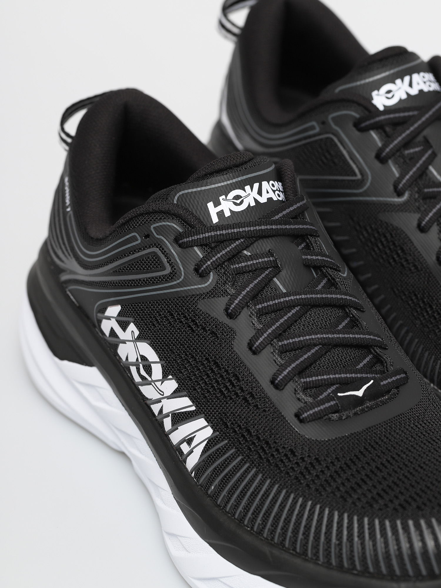 Hoka One One Bondi 7 Cipők Wmn (black/white)