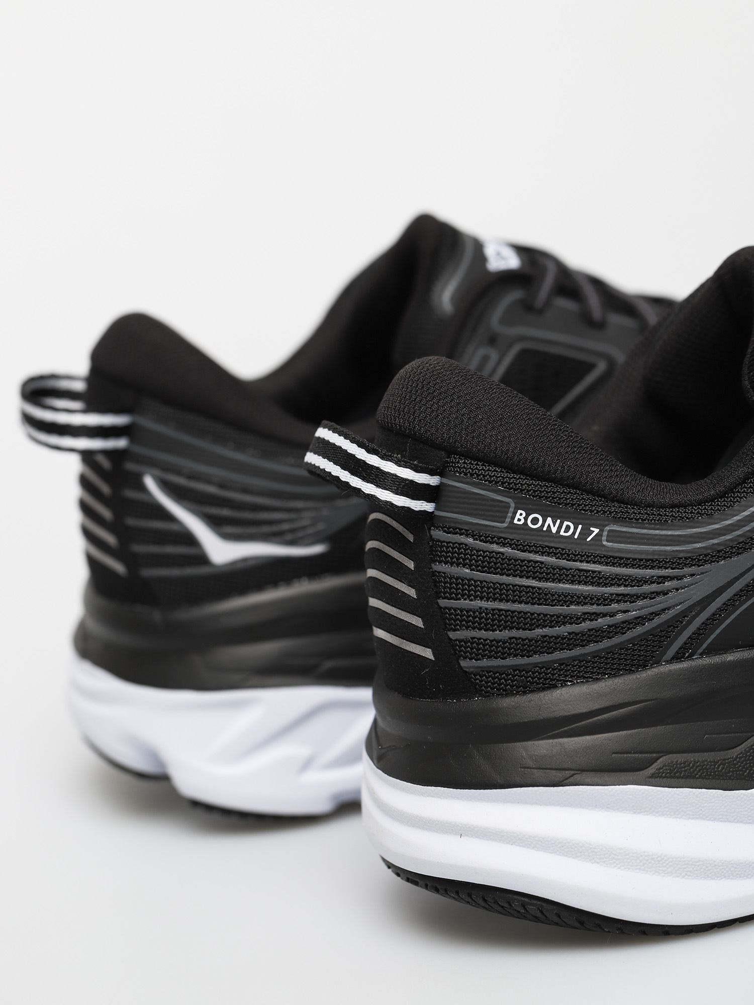Hoka One One Bondi 7 Cipők Wmn (black/white)