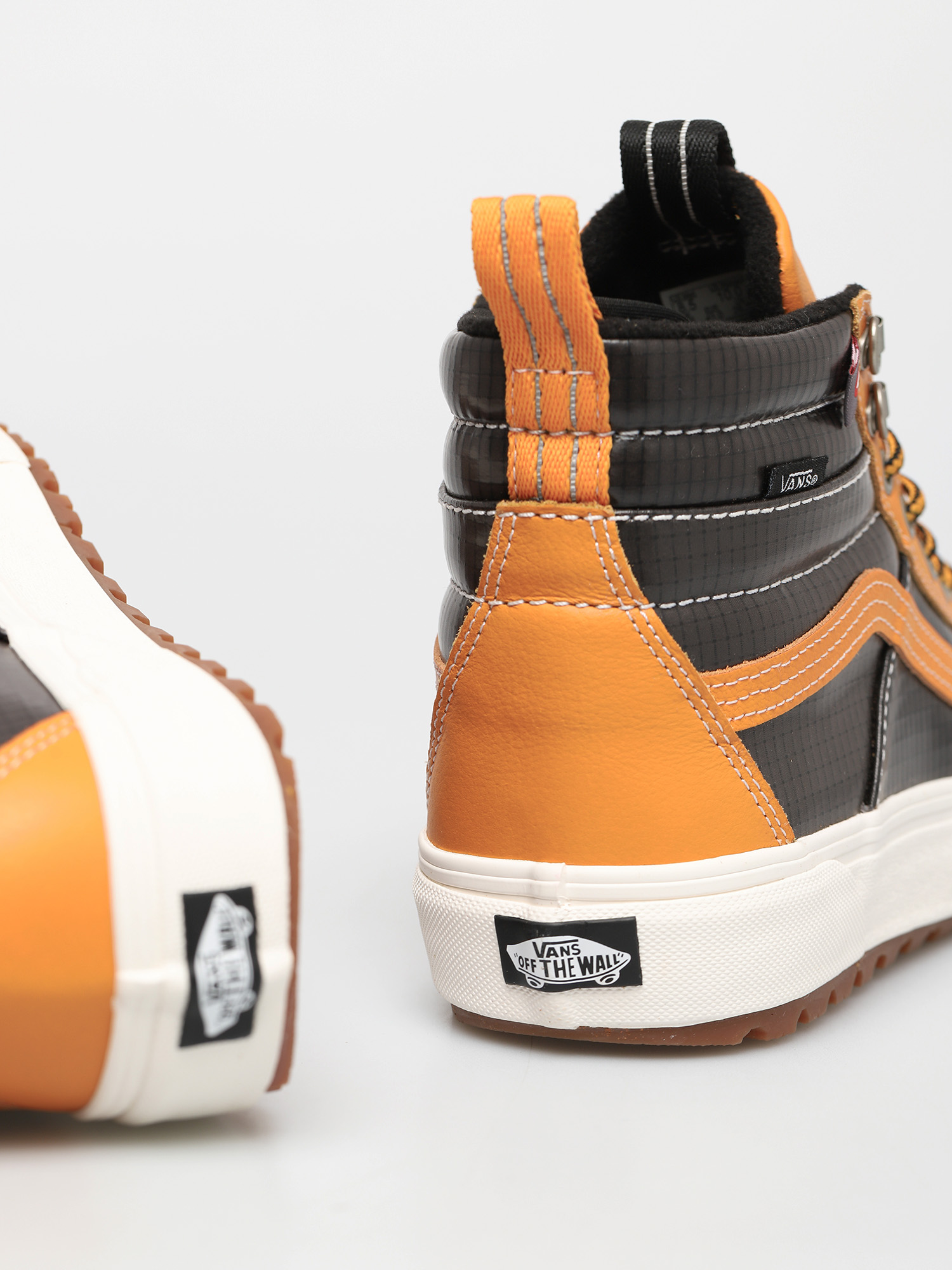 Vans Sk8 Hi Mte 2 0 Dx Cipők (apricot/black)