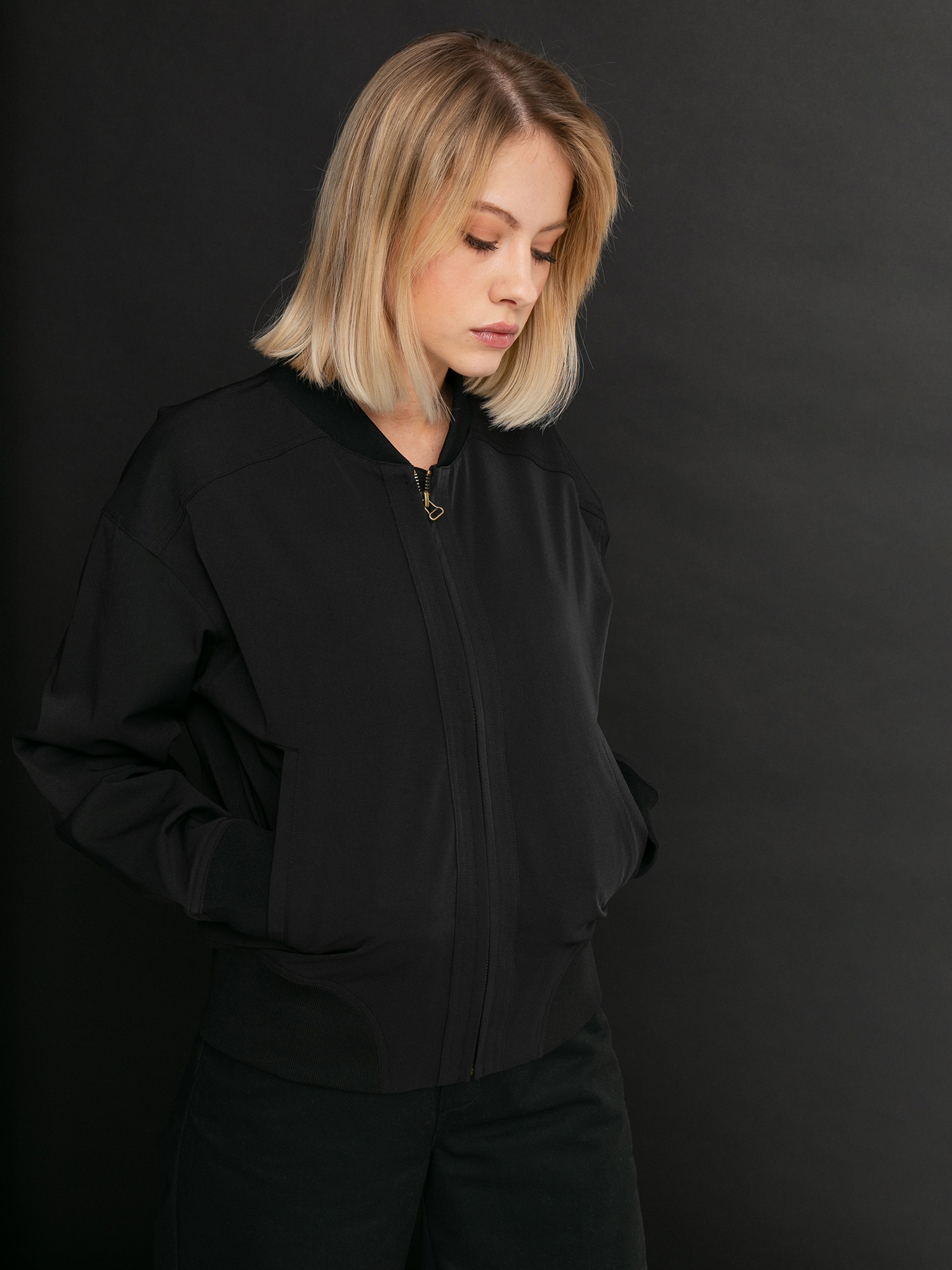 Champion Jacket 113569 Wmn Dzseki (nbk)