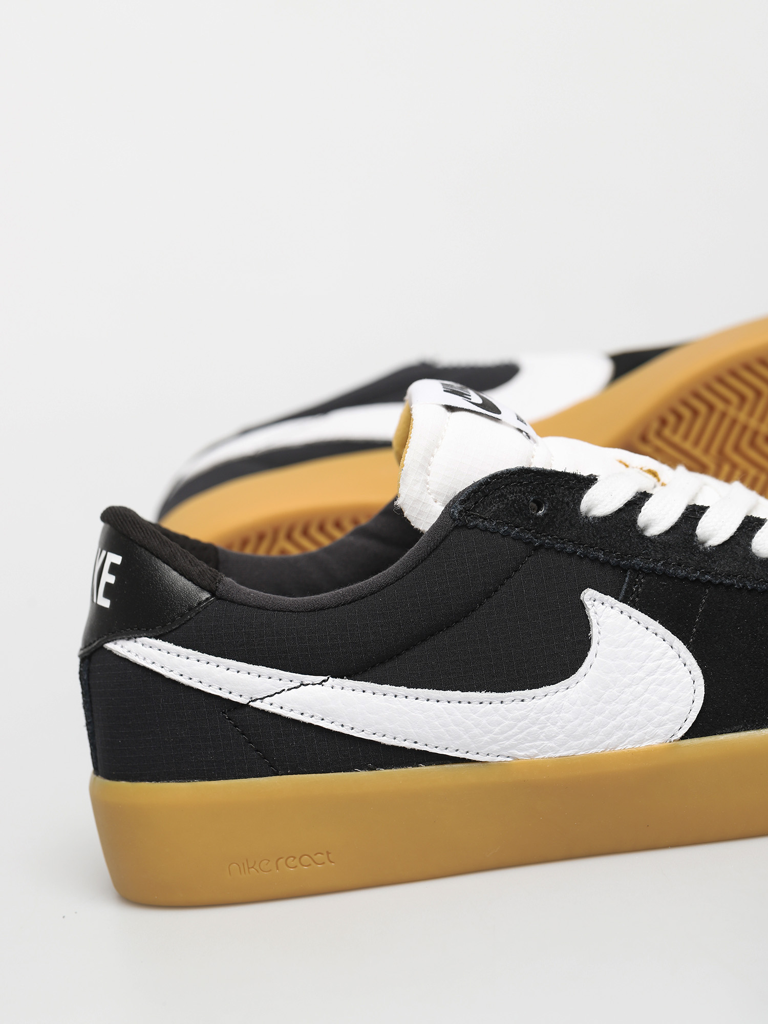 Nike SB Bruin React Cipők (black/white black gum light brown)