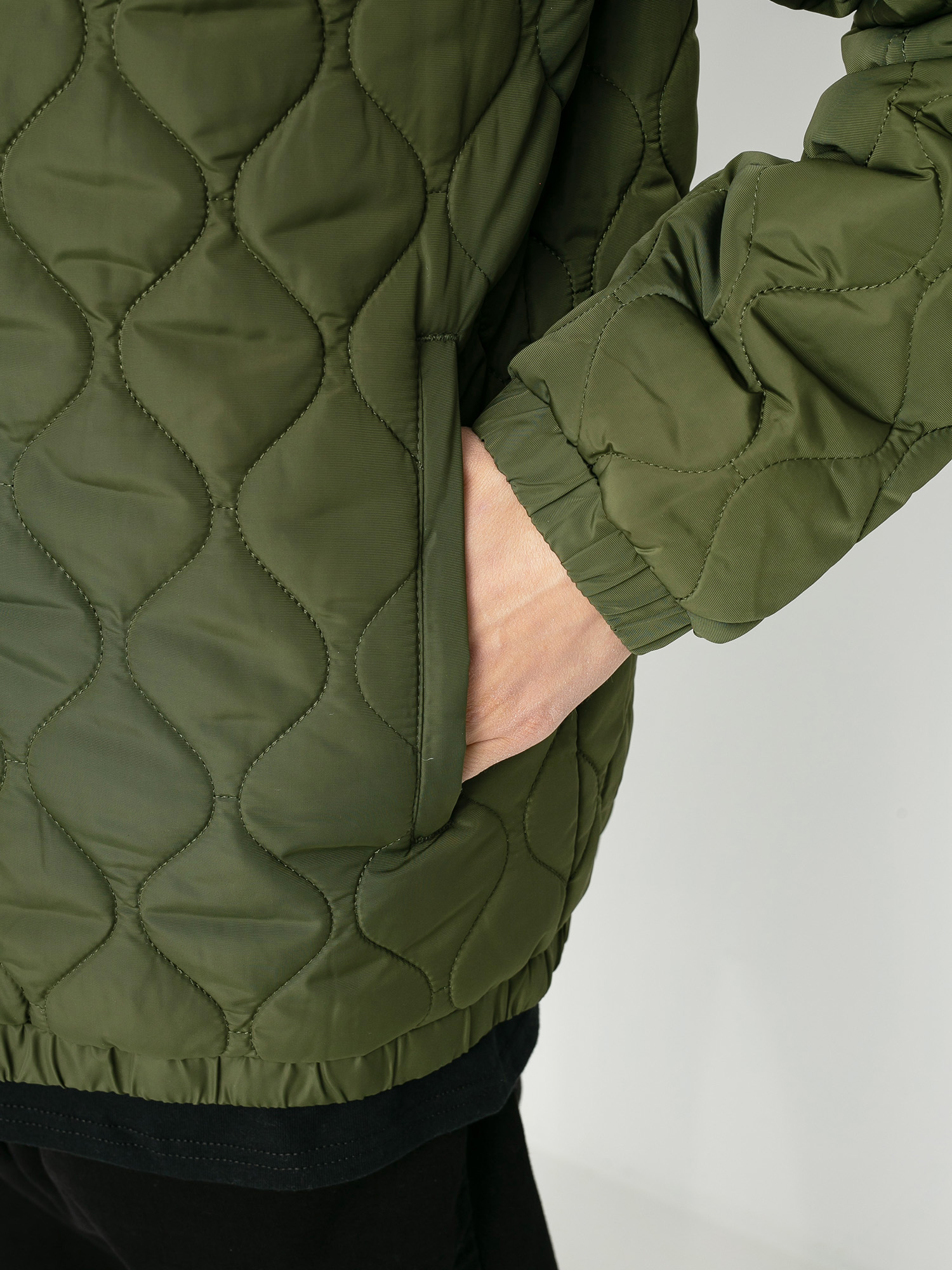 Primitive Newman Dzseki (olive)