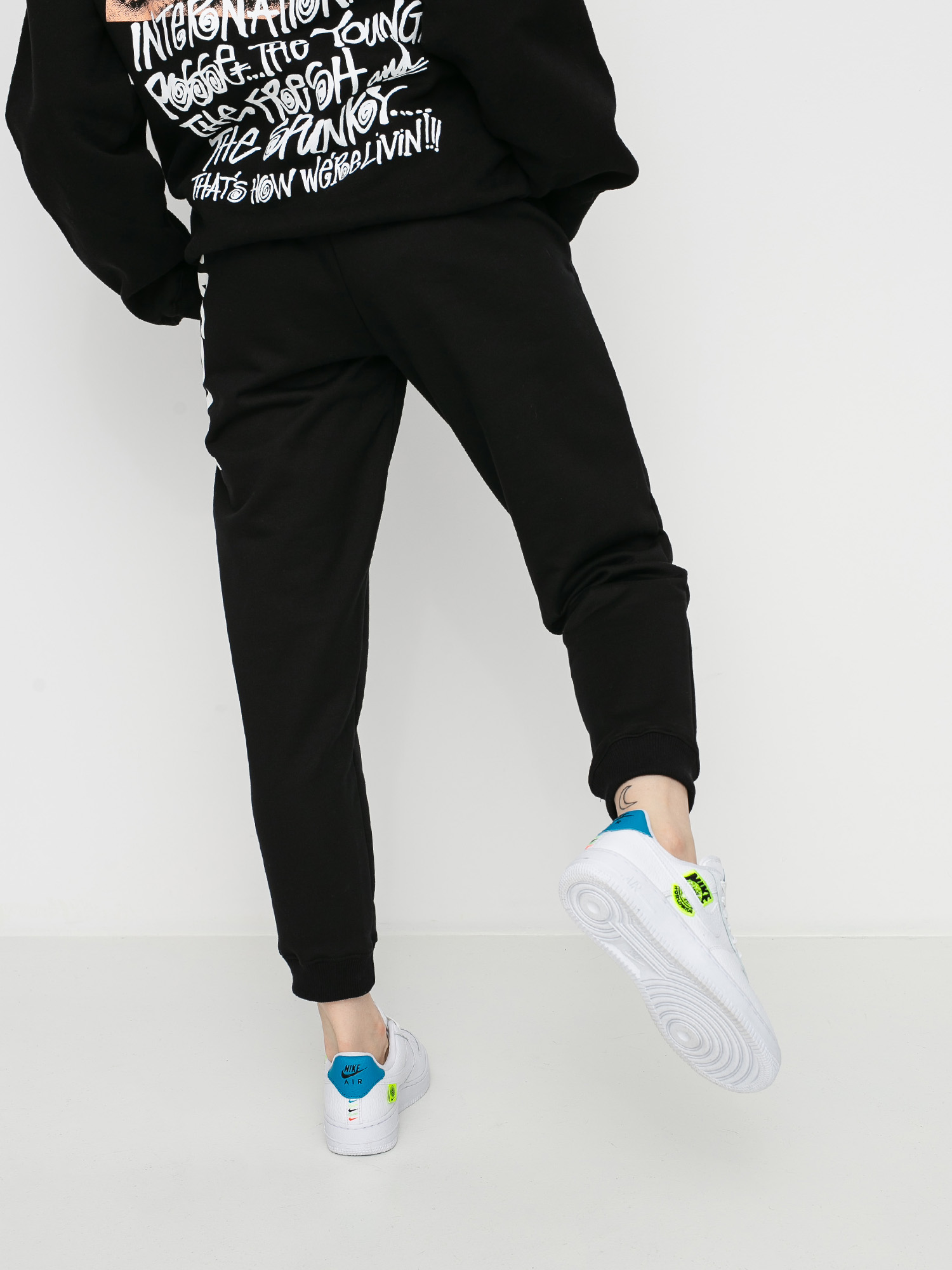 Prosto Jenny Wmn Kisnadrág (black)