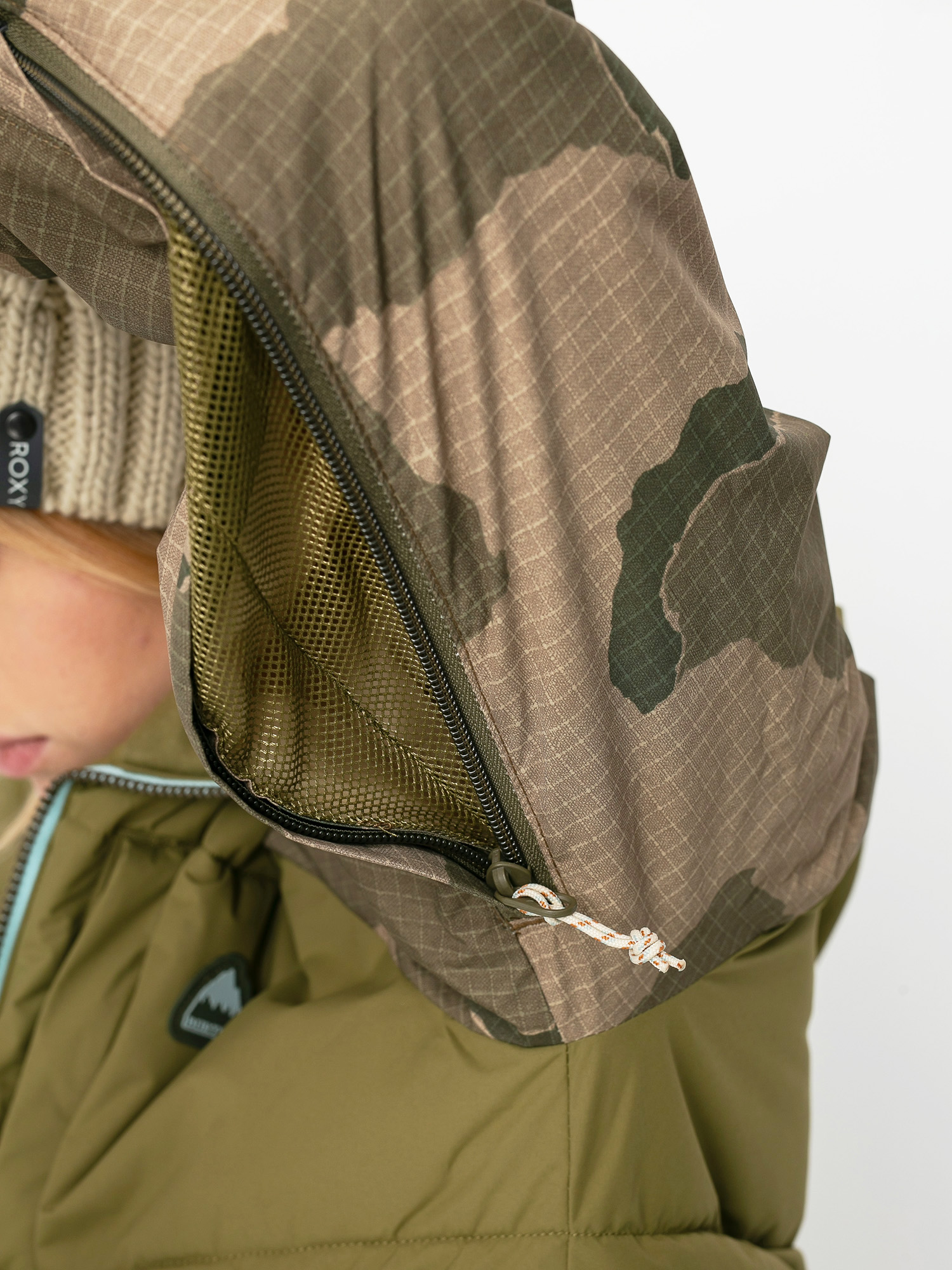 Női Burton Keelan Snowboard dzseki (martini olive/barren camo/ether blue)