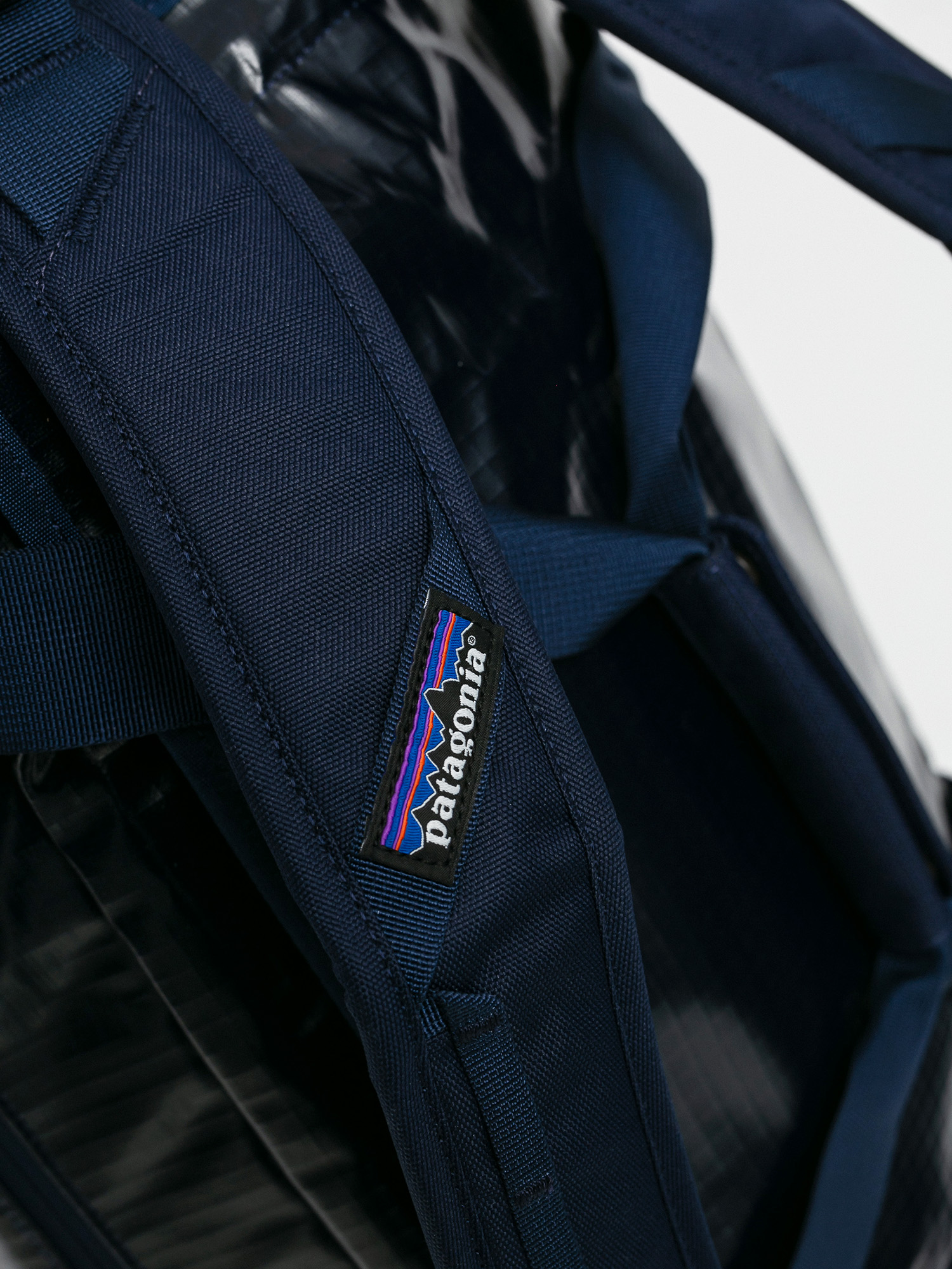 Patagonia Black Hole Duffel 40L Utazótáska (classic navy)