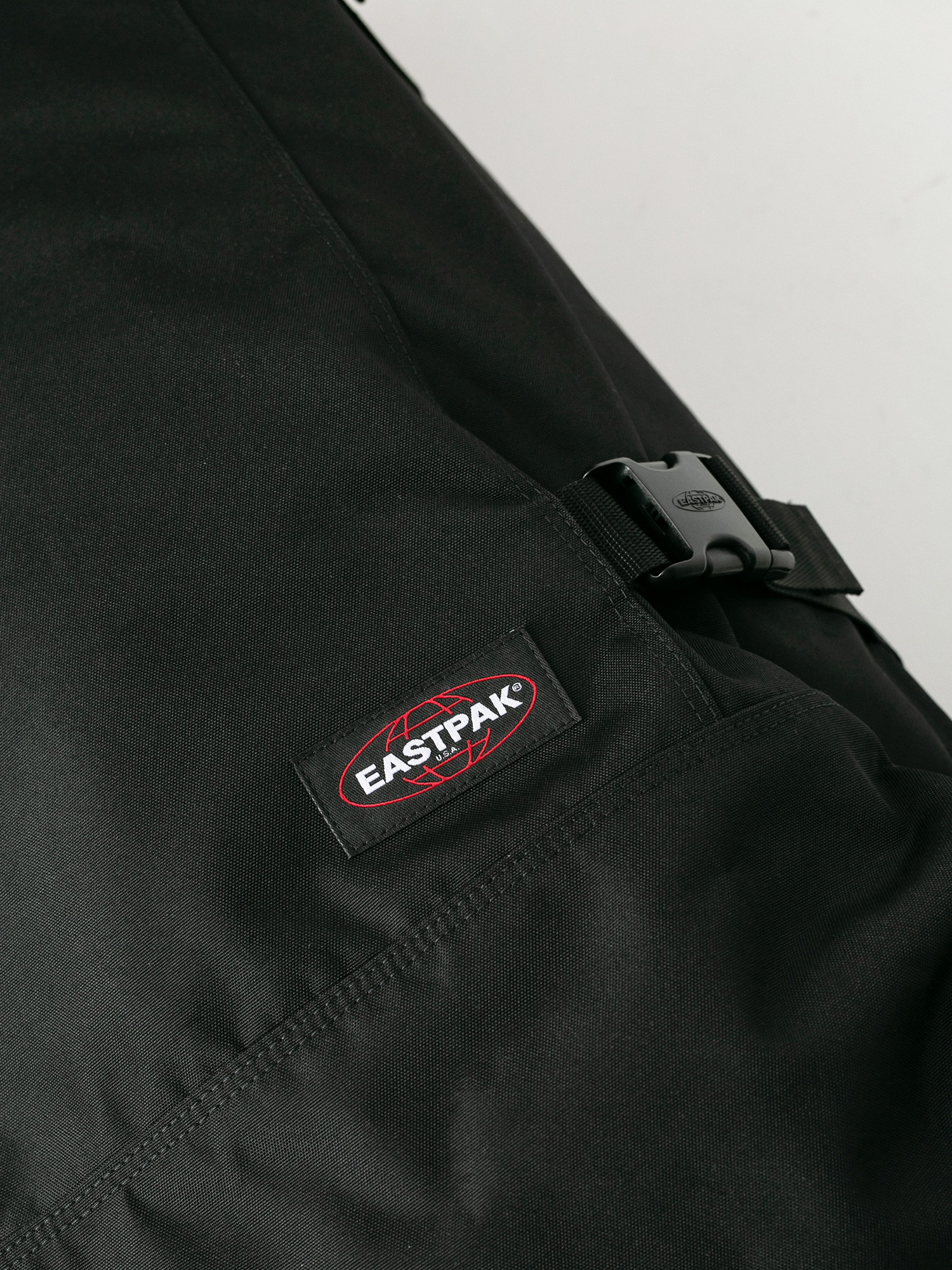 Eastpak Tranverz L Bőrönd (black)