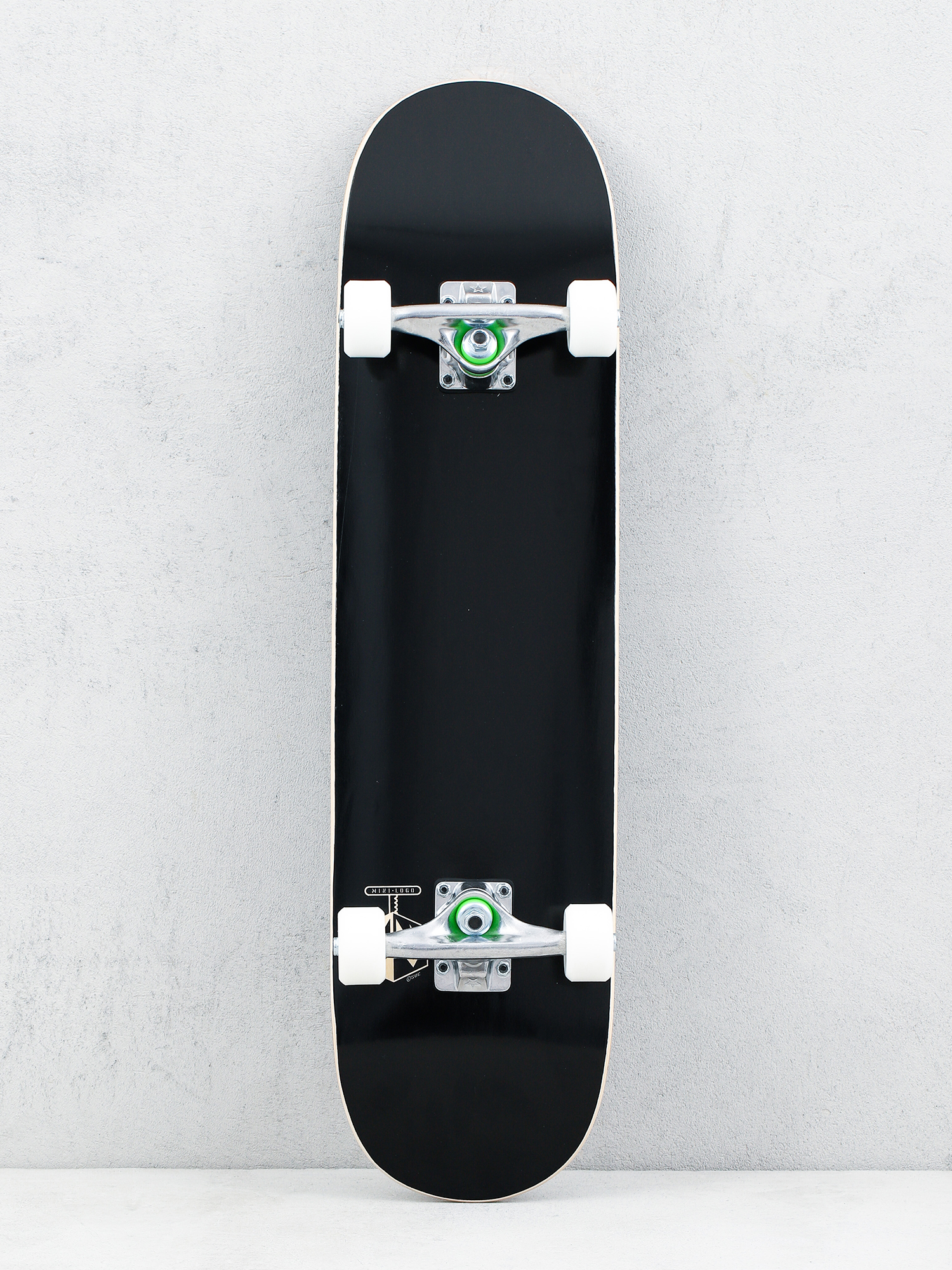 Minilogo C hevron Detonator 15 Komplett gördeszka (solid black)