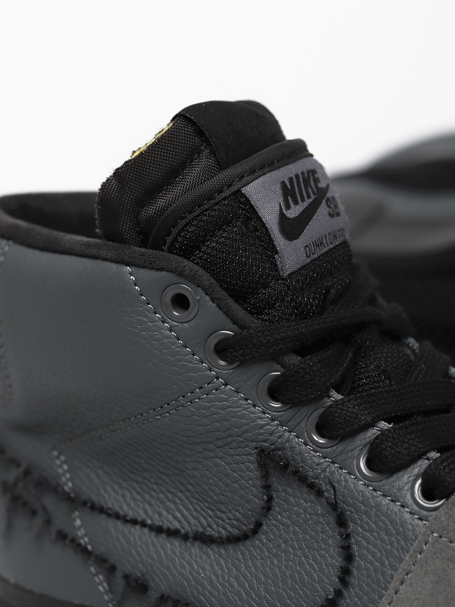Nike SB Zoom Blazer Mid Edge Cipők (iron grey/black black)