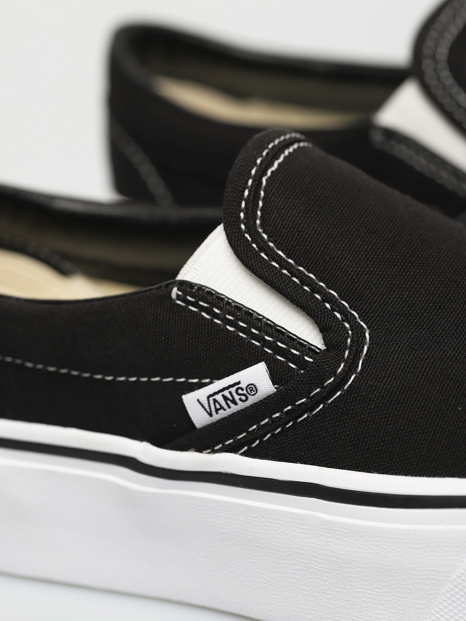 vans platform slip on black