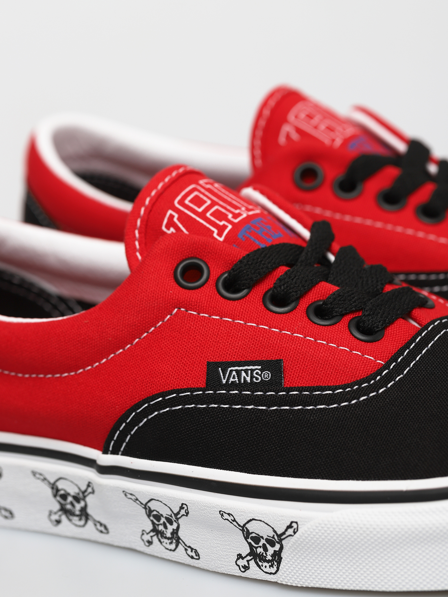 Vans Era Cipők (new varsity black/high risk red)