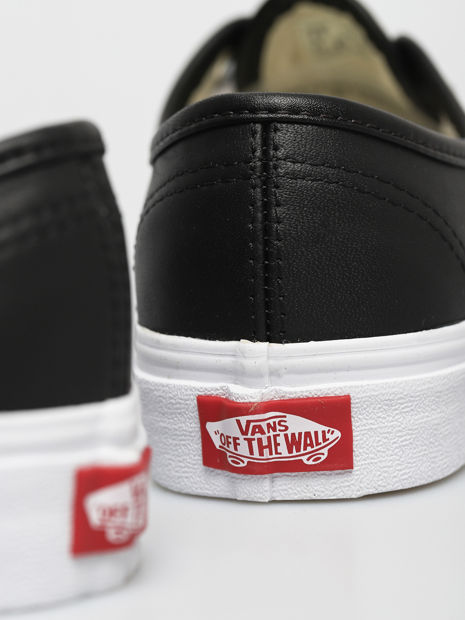 Vans Authentic Cipők (piercing black/true white)