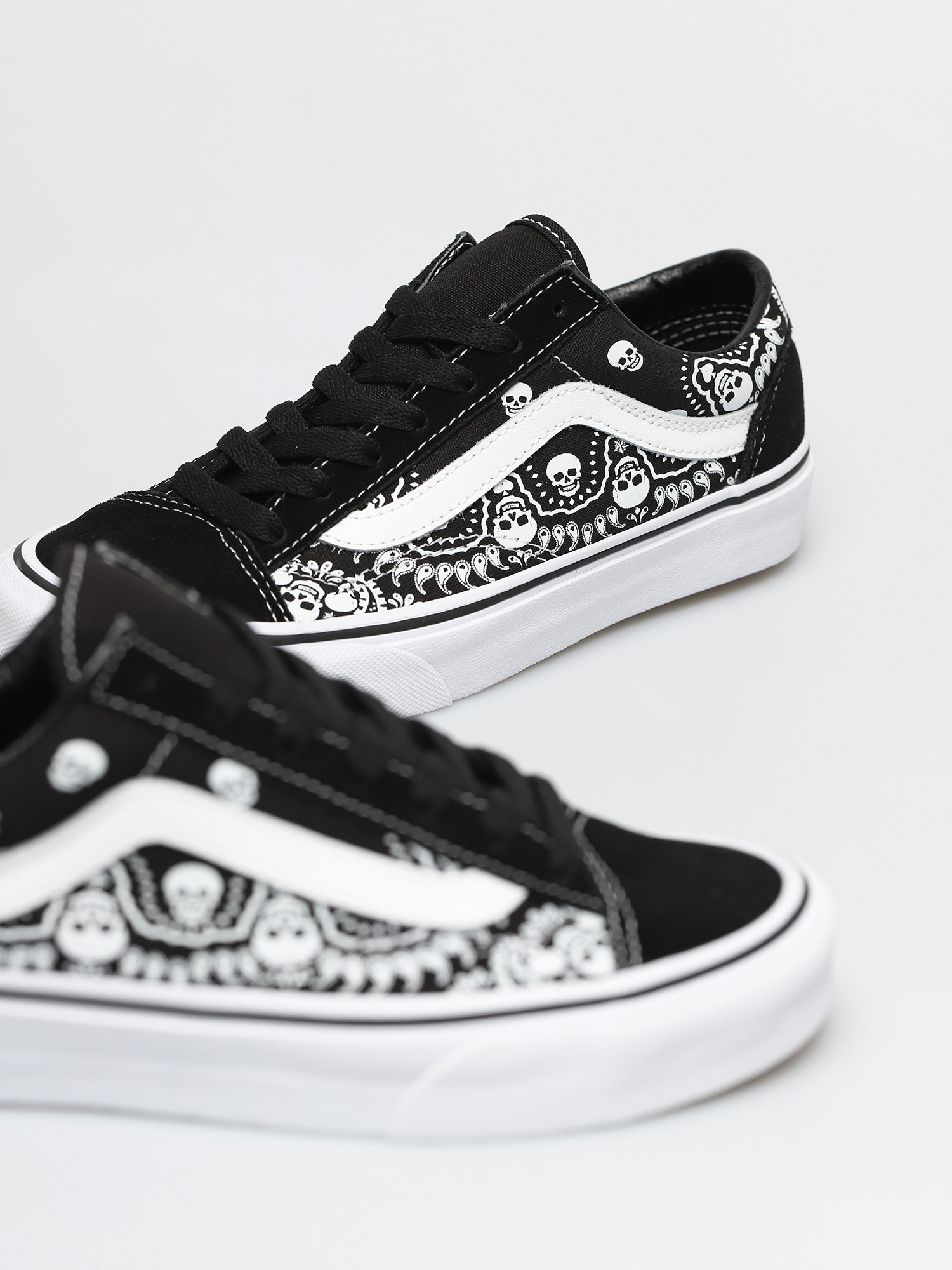 Vans Style 36 Cipők (bandana black/true white)