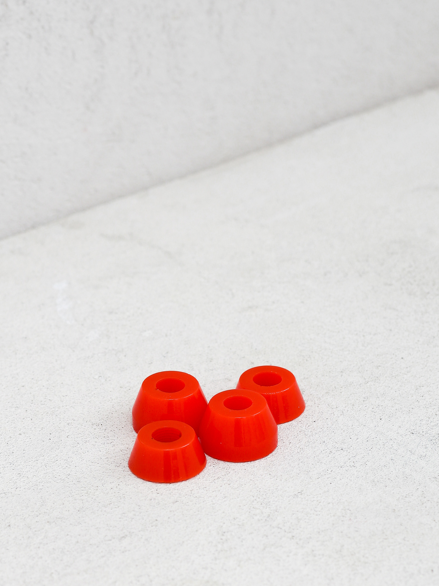 Globe Slant Standard Bushings Gumipogácsa (red)