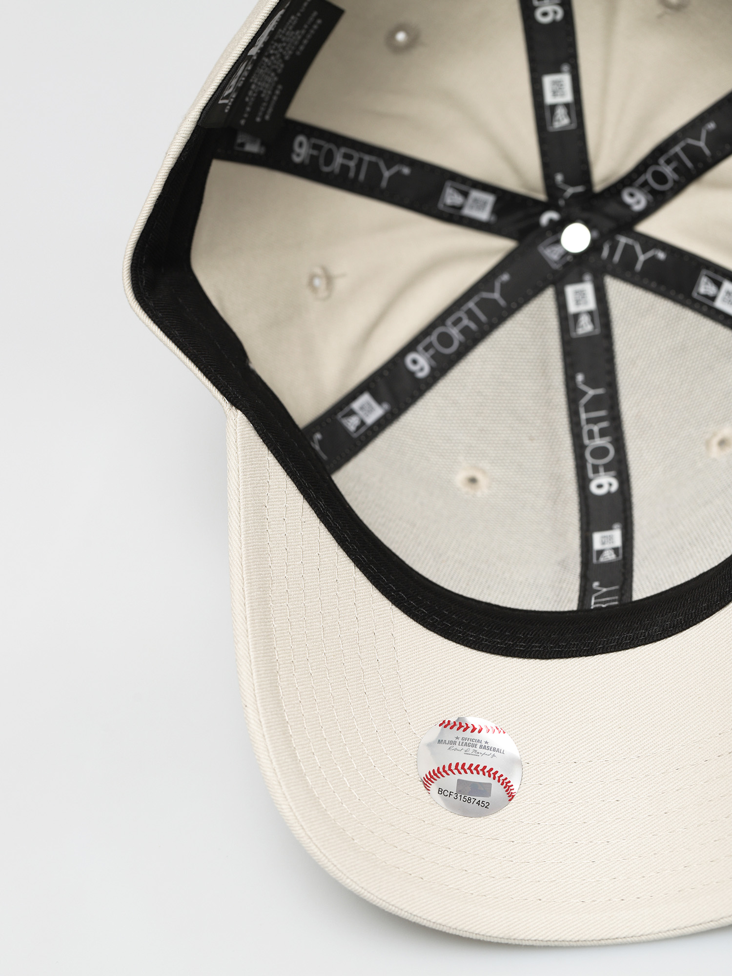 New Era Baseball sapka League Essential 9Forty New York Yankees ZD (med beige)