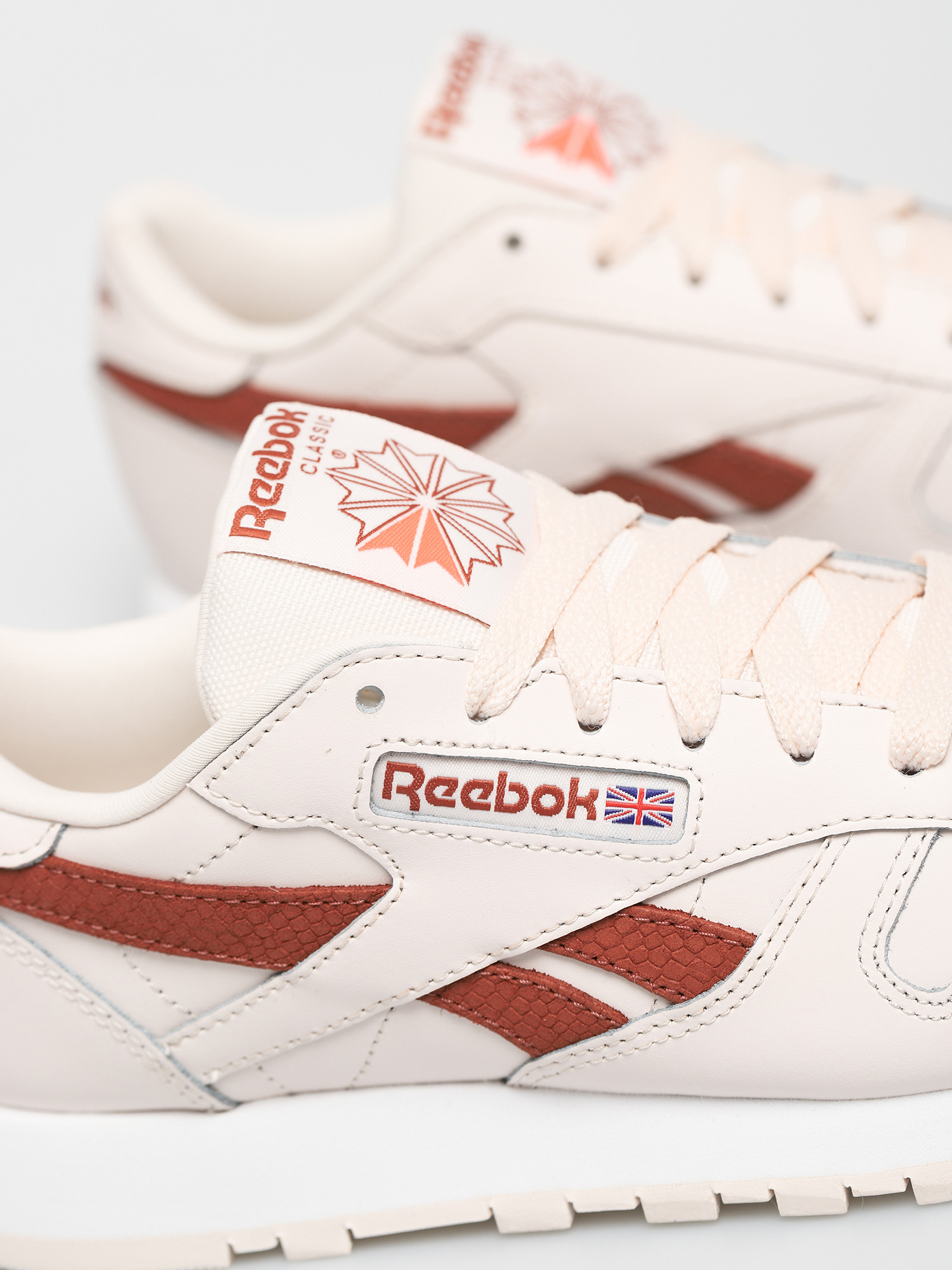 Reebok Cl Lthr Wmn Cipők (cerpnk/white/bakear)